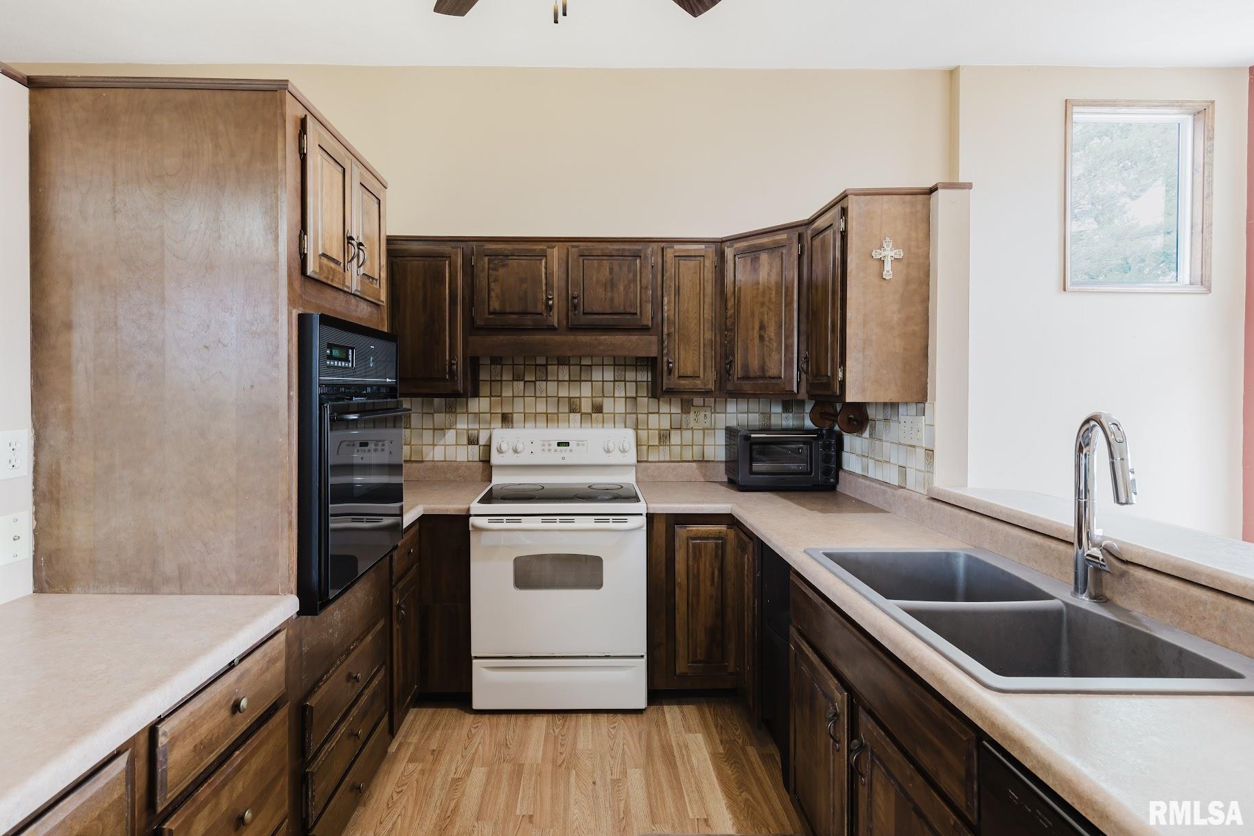 1437 Nassau Lane, Marion, Illinois image 31