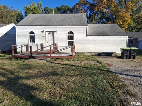 Homes For Sale - 120 Gerber Court<br/> Creve Coeur, IL 61610