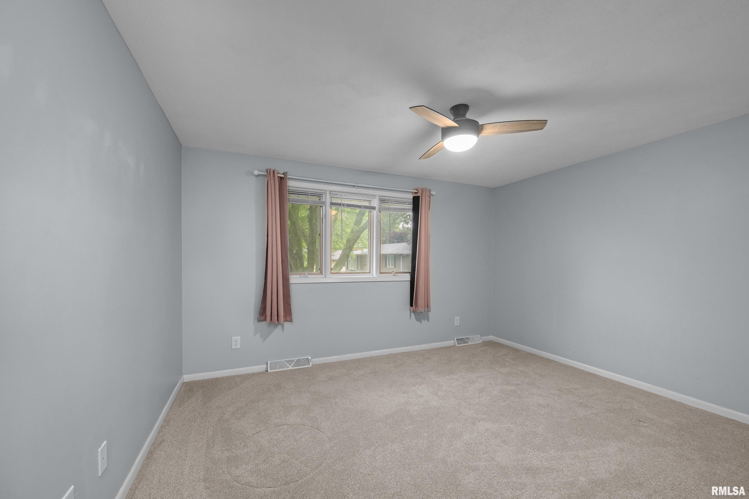 2535 E Dale Court, Bettendorf, Iowa image 33