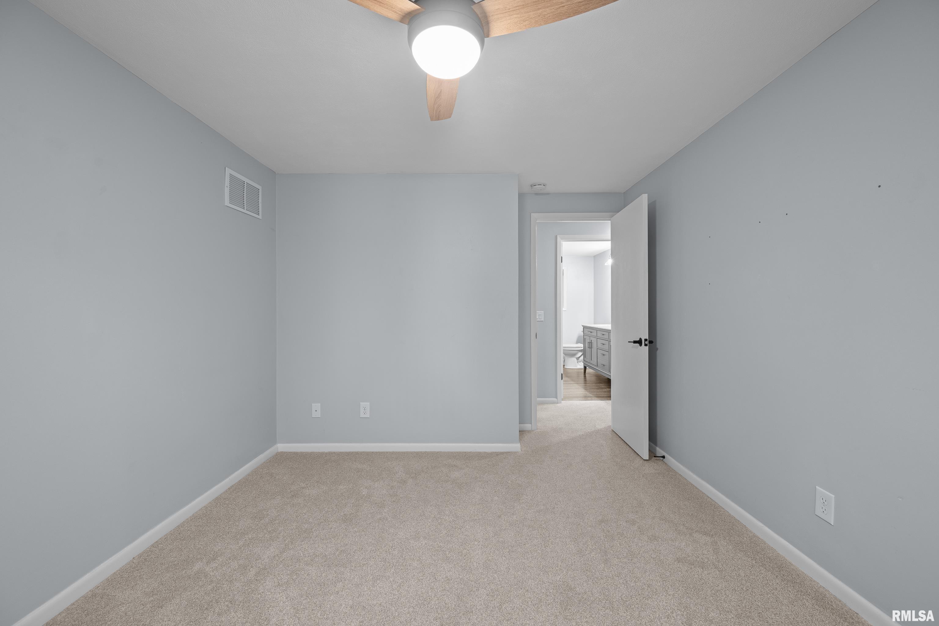 2535 E Dale Court, Bettendorf, Iowa image 23