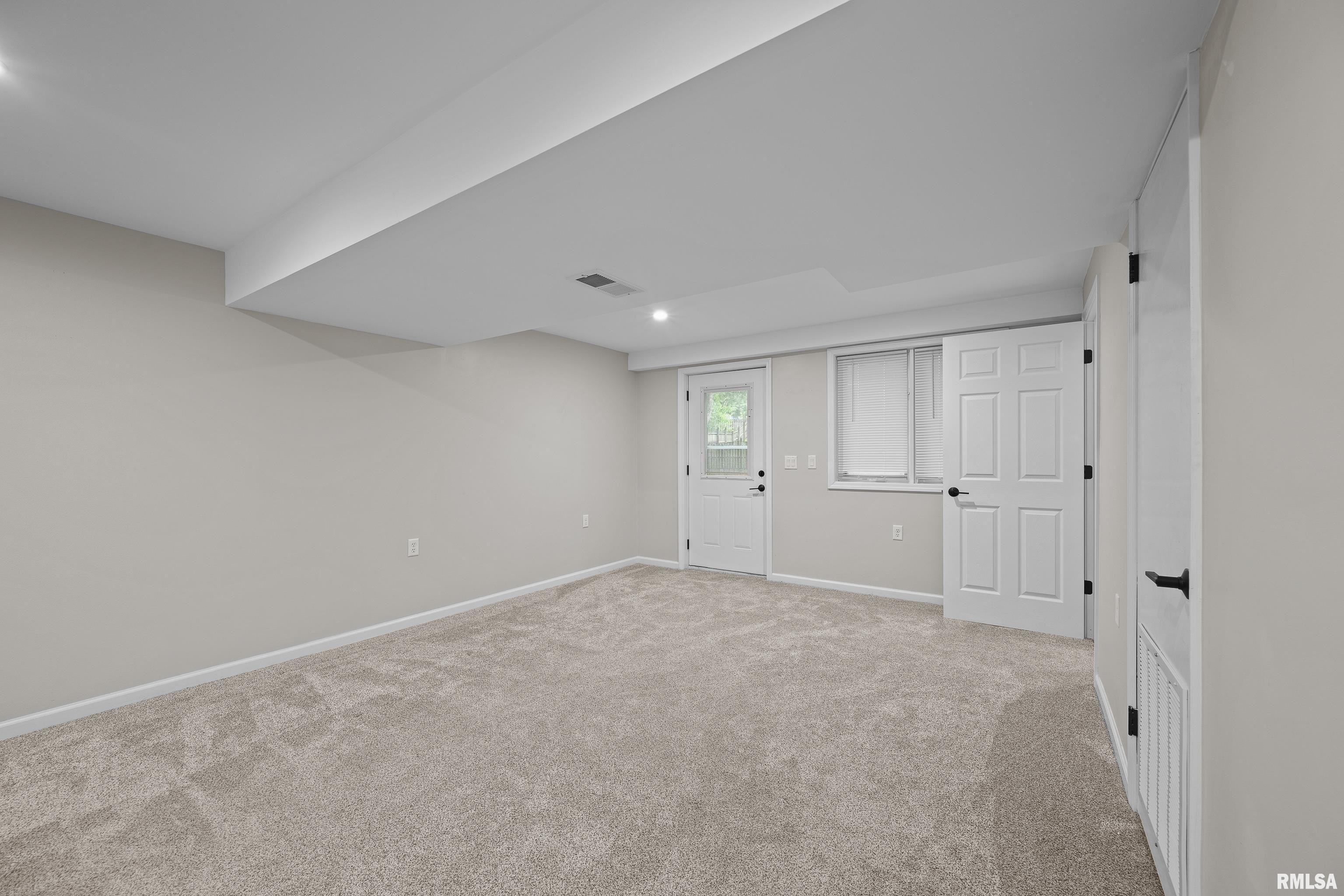 2535 E Dale Court, Bettendorf, Iowa image 37
