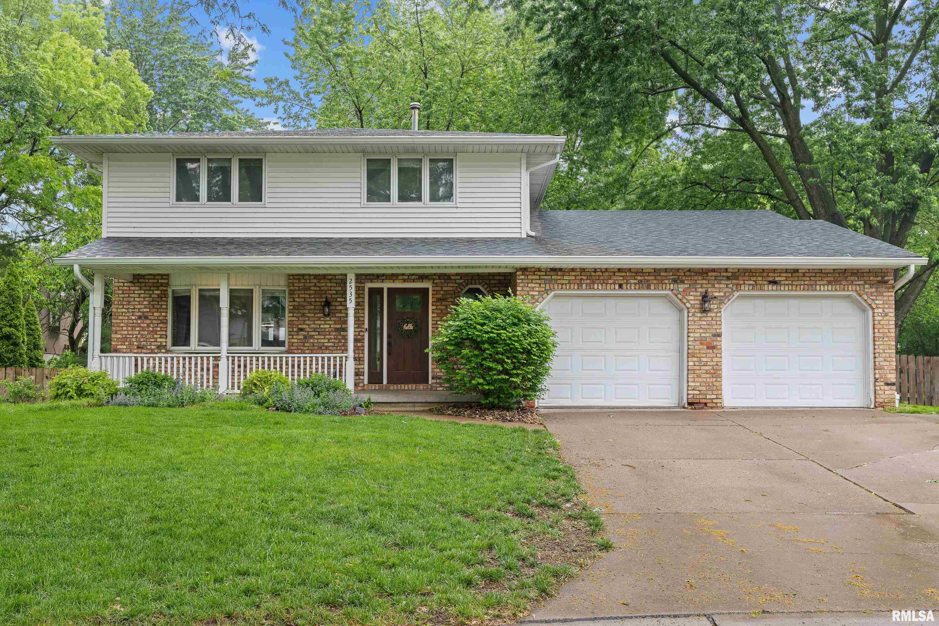 2535 E Dale Court, Bettendorf, Iowa image 2