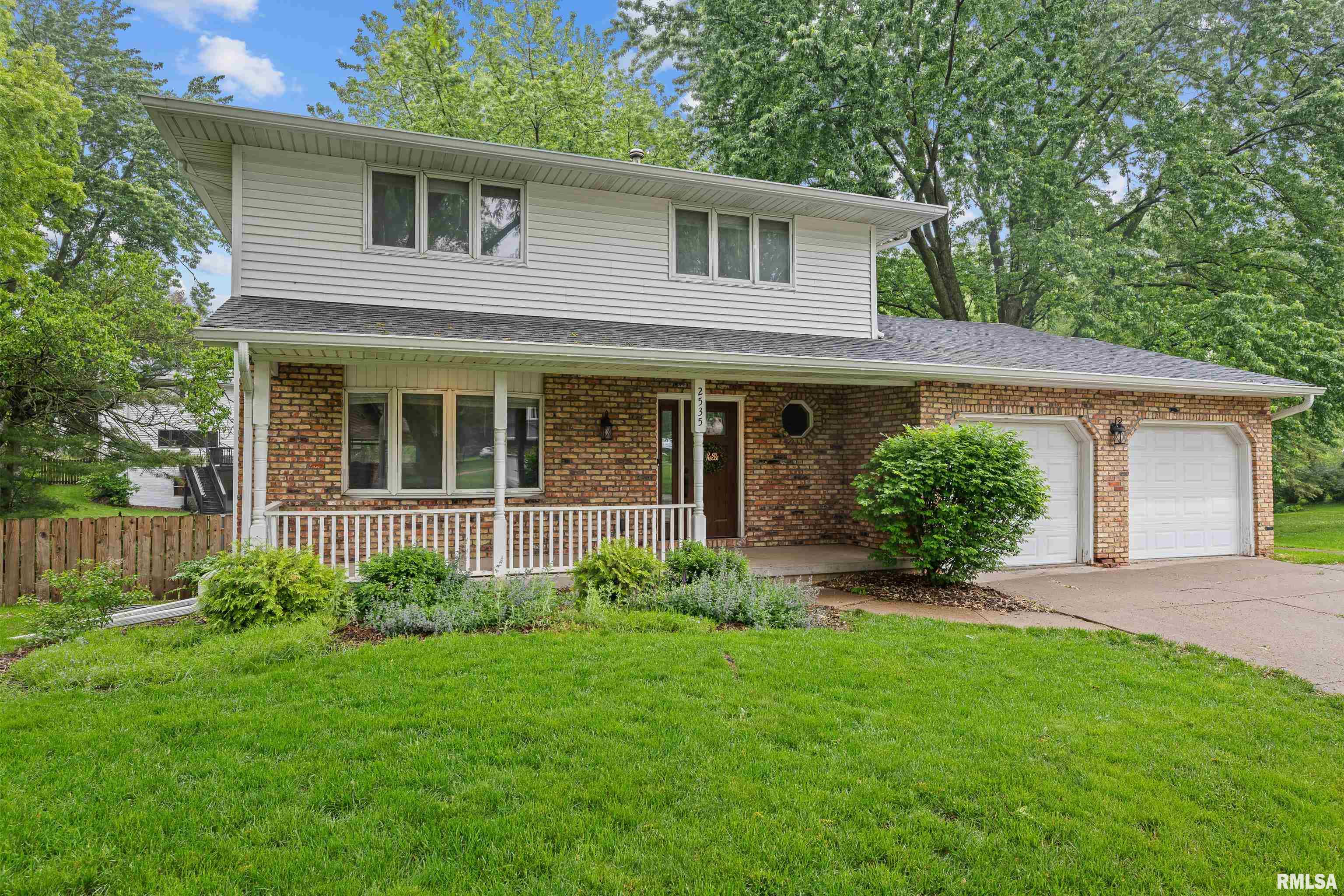 2535 E Dale Court, Bettendorf, Iowa image 1