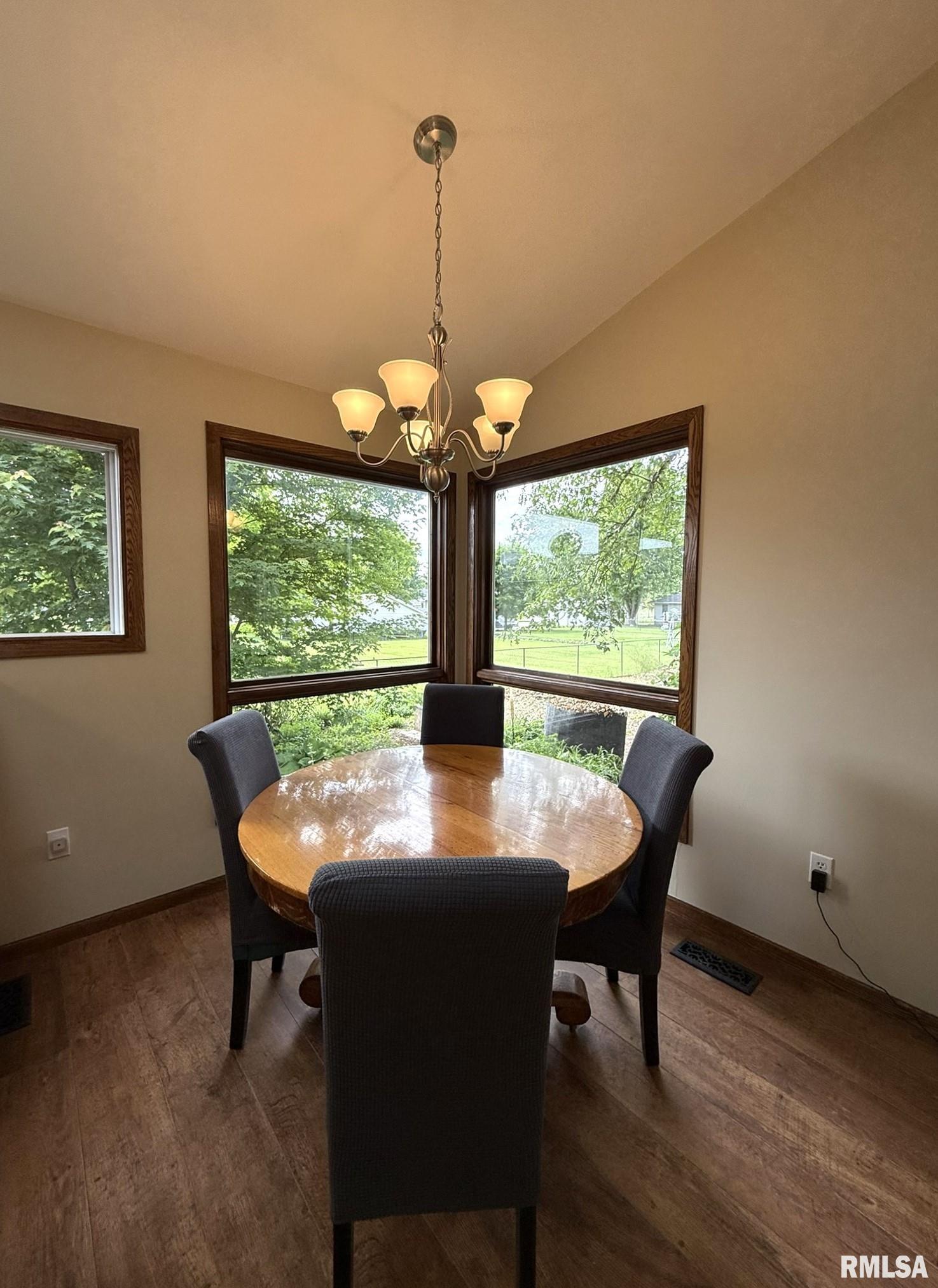 131 E Willard Street, Wataga, Illinois image 31
