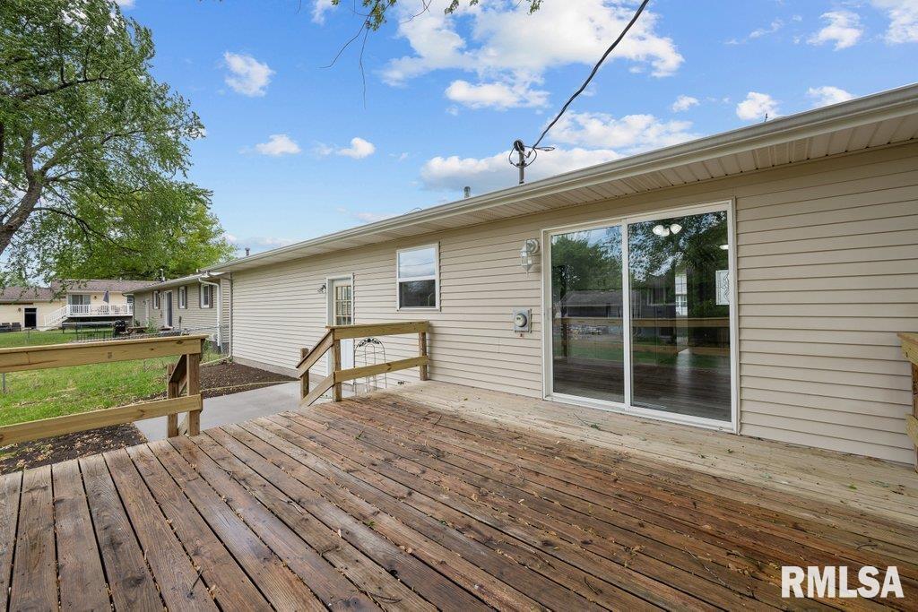 504 N 5th Place, Eldridge, Iowa image 33