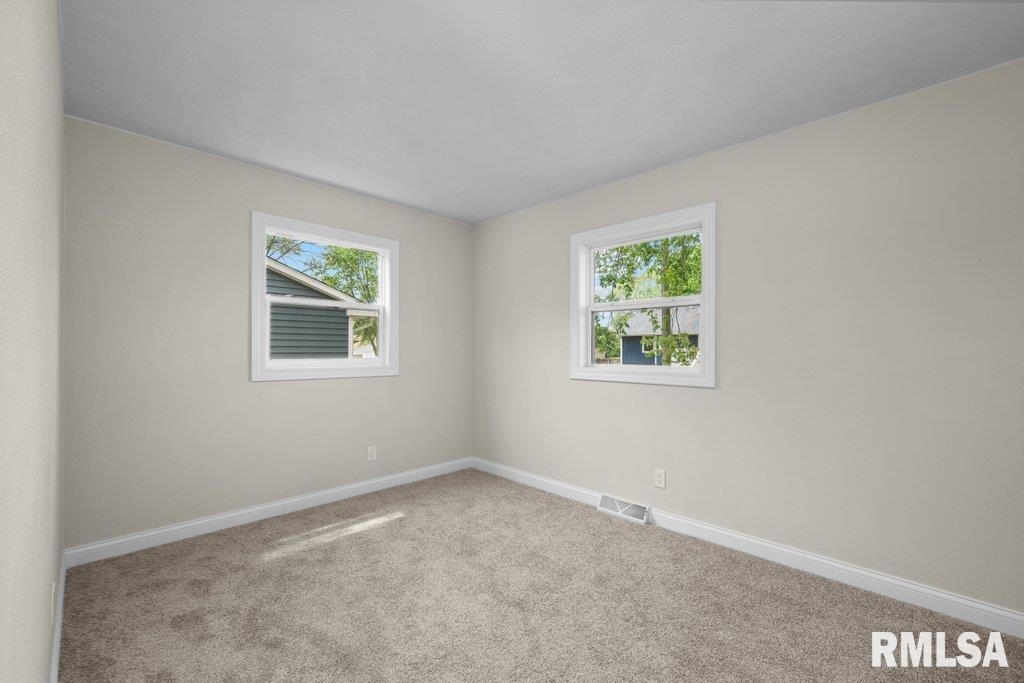 504 N 5th Place, Eldridge, Iowa image 19