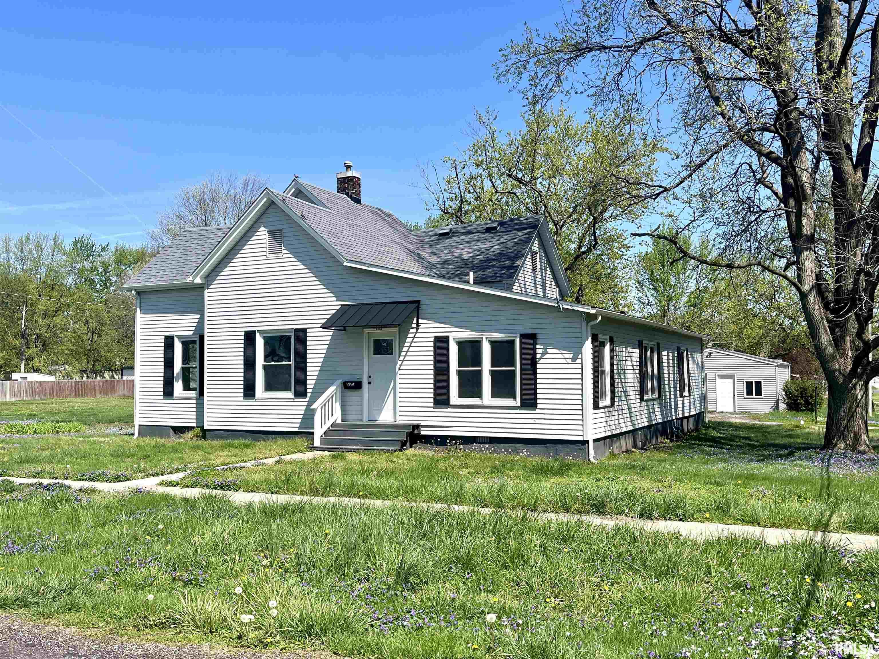 535 E Green Street, Virden, Illinois image 1