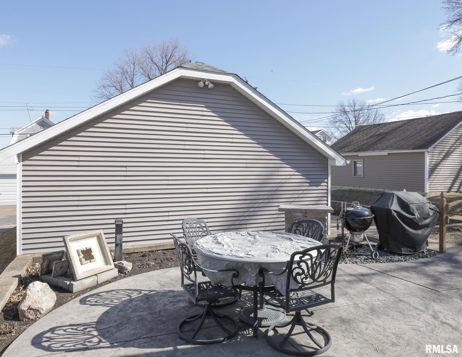 2119 N Howell Street, Davenport, Iowa image 31