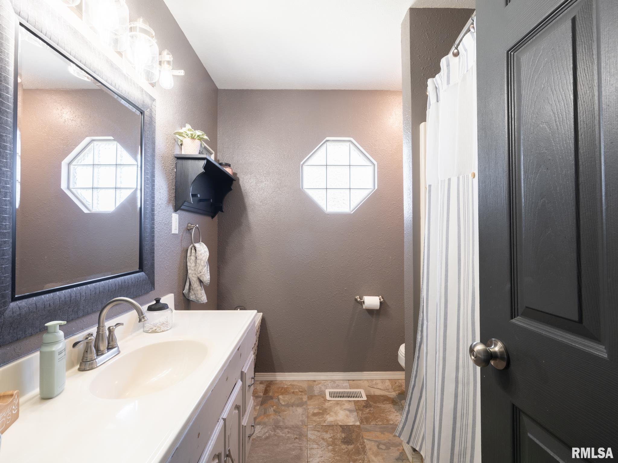 204 Country Drive, Green Valley, Illinois image 30