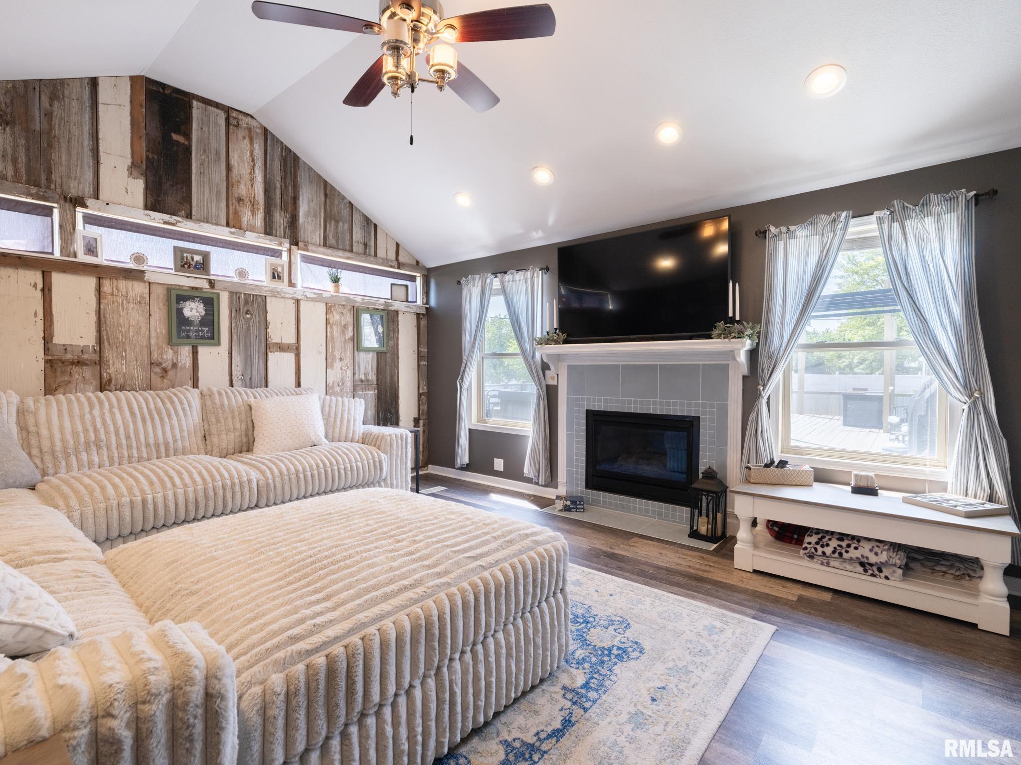 204 Country Drive, Green Valley, Illinois image 24