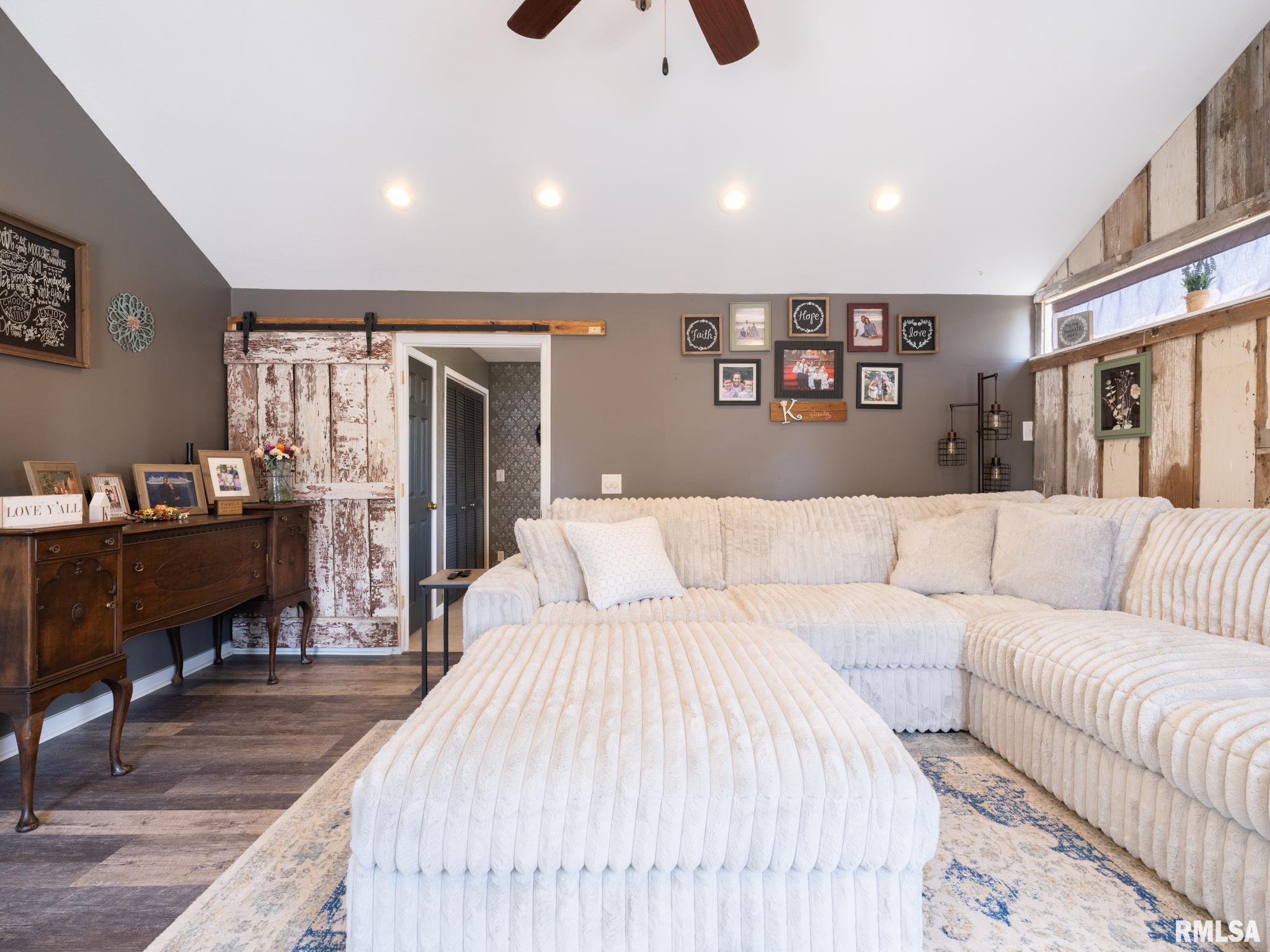 204 Country Drive, Green Valley, Illinois image 25