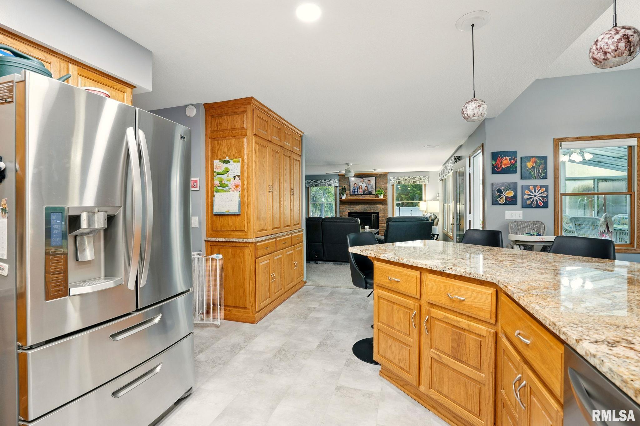 4513 Stone Haven Drive, Bettendorf, Iowa image 11