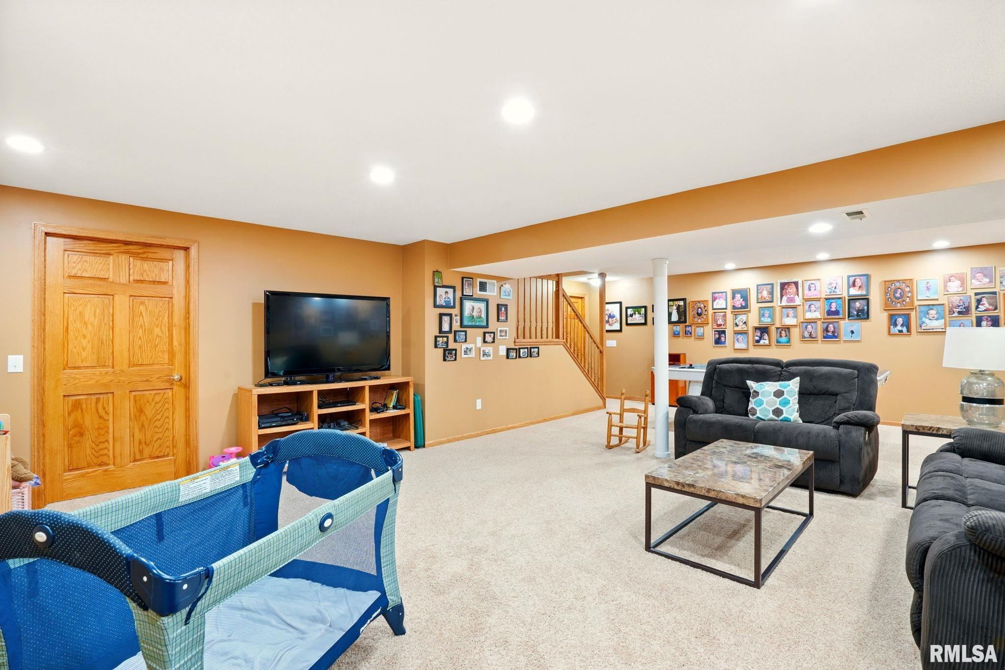 4513 Stone Haven Drive, Bettendorf, Iowa image 35