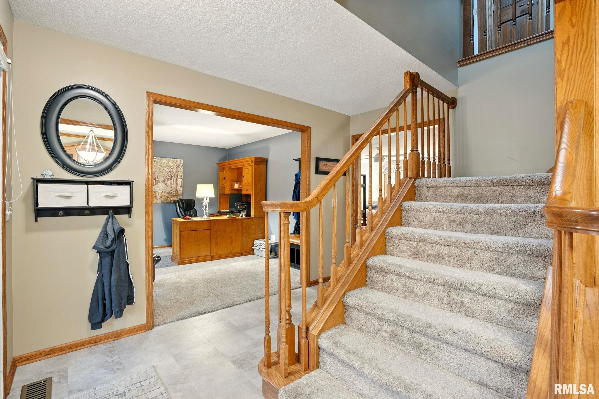 4513 Stone Haven Drive, Bettendorf, Iowa image 5