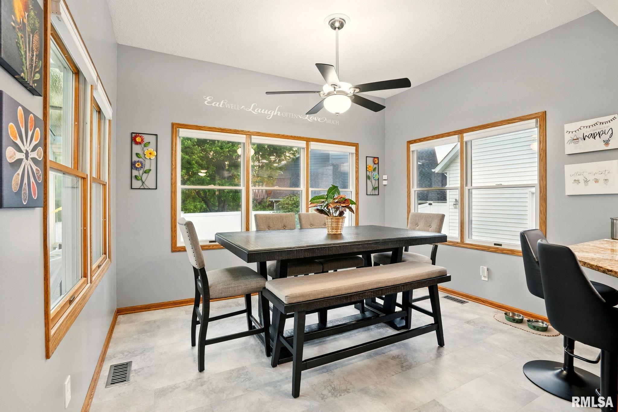 4513 Stone Haven Drive, Bettendorf, Iowa image 14