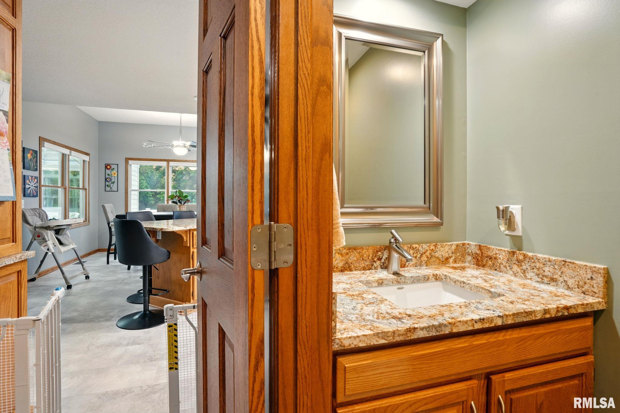 4513 Stone Haven Drive, Bettendorf, Iowa image 16