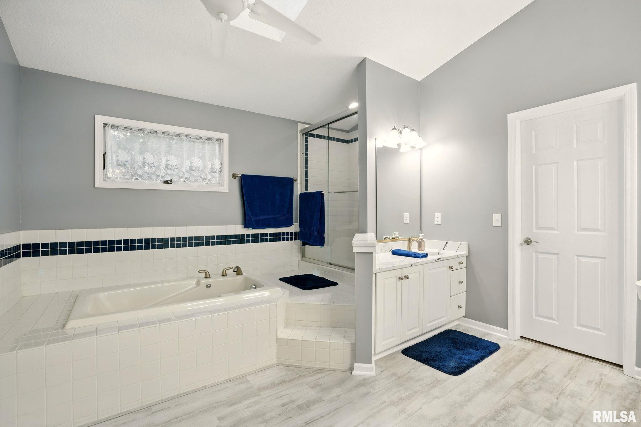 4513 Stone Haven Drive, Bettendorf, Iowa image 22