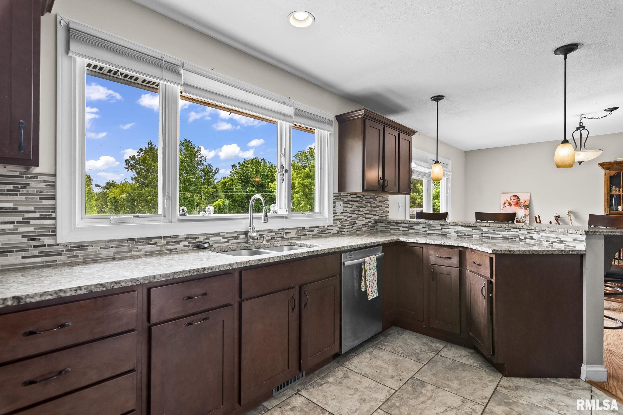 8472 Cardinal Hill Road, Rochester, Illinois image 9
