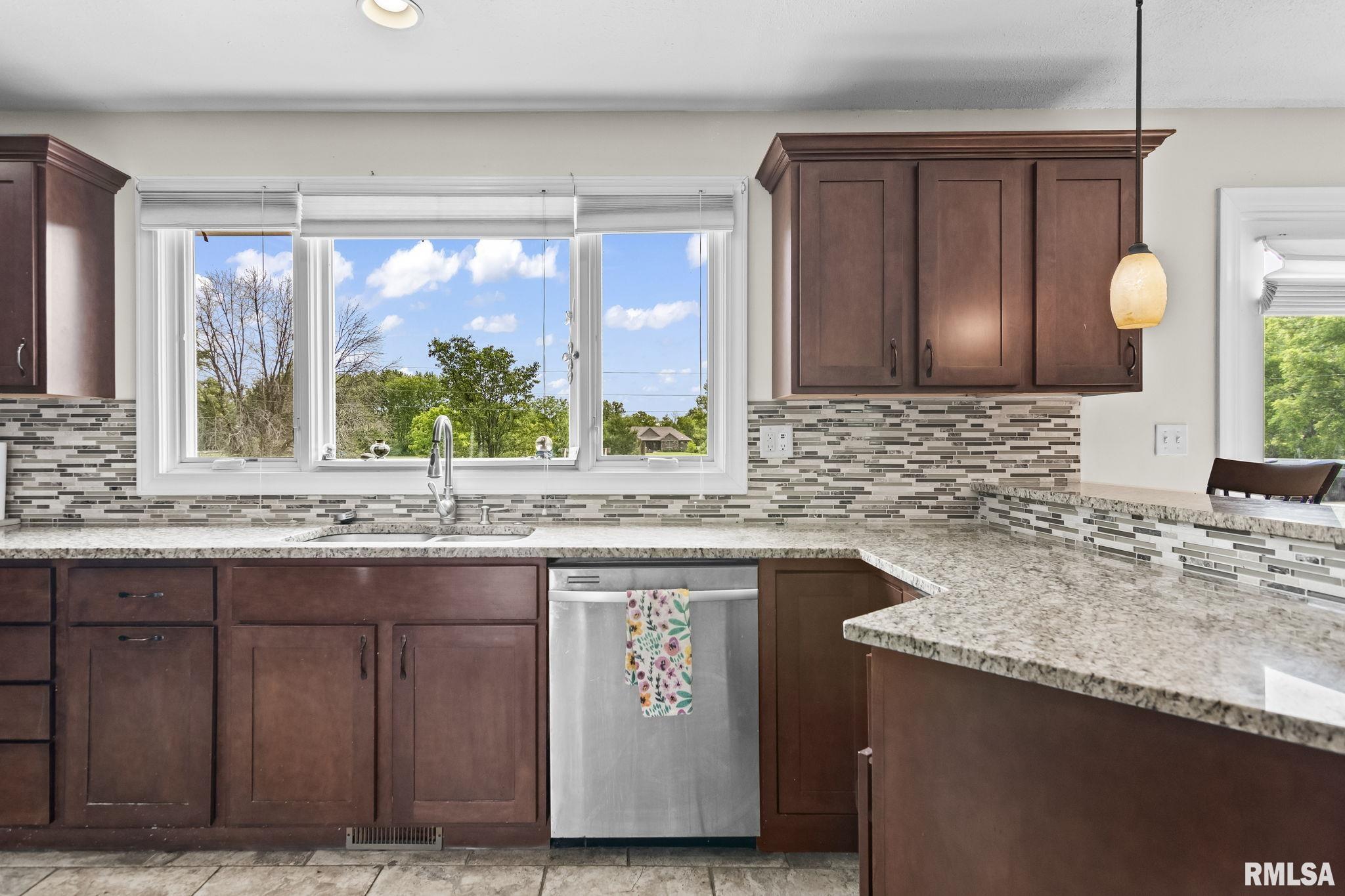 8472 Cardinal Hill Road, Rochester, Illinois image 10