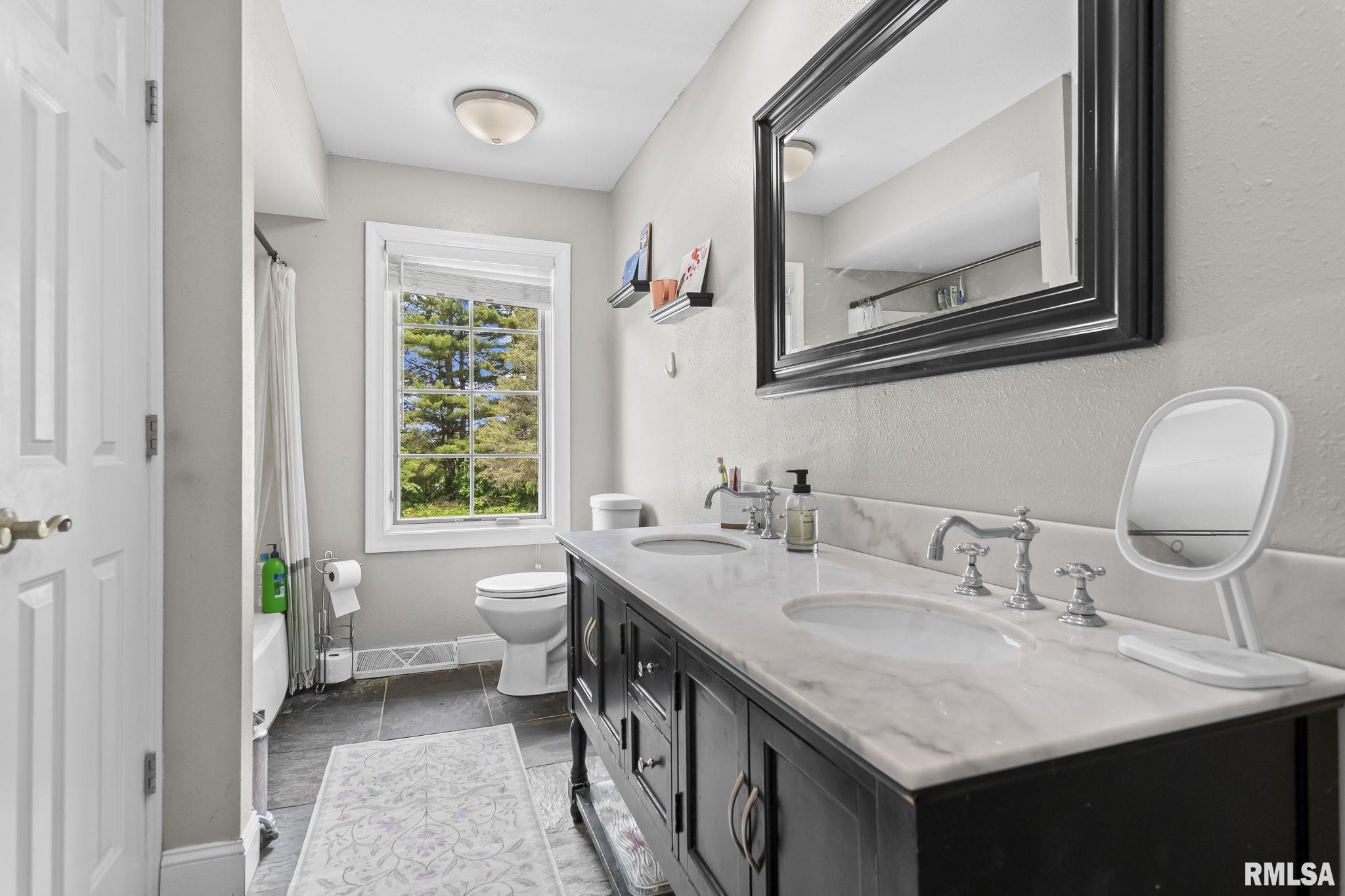 8472 Cardinal Hill Road, Rochester, Illinois image 20