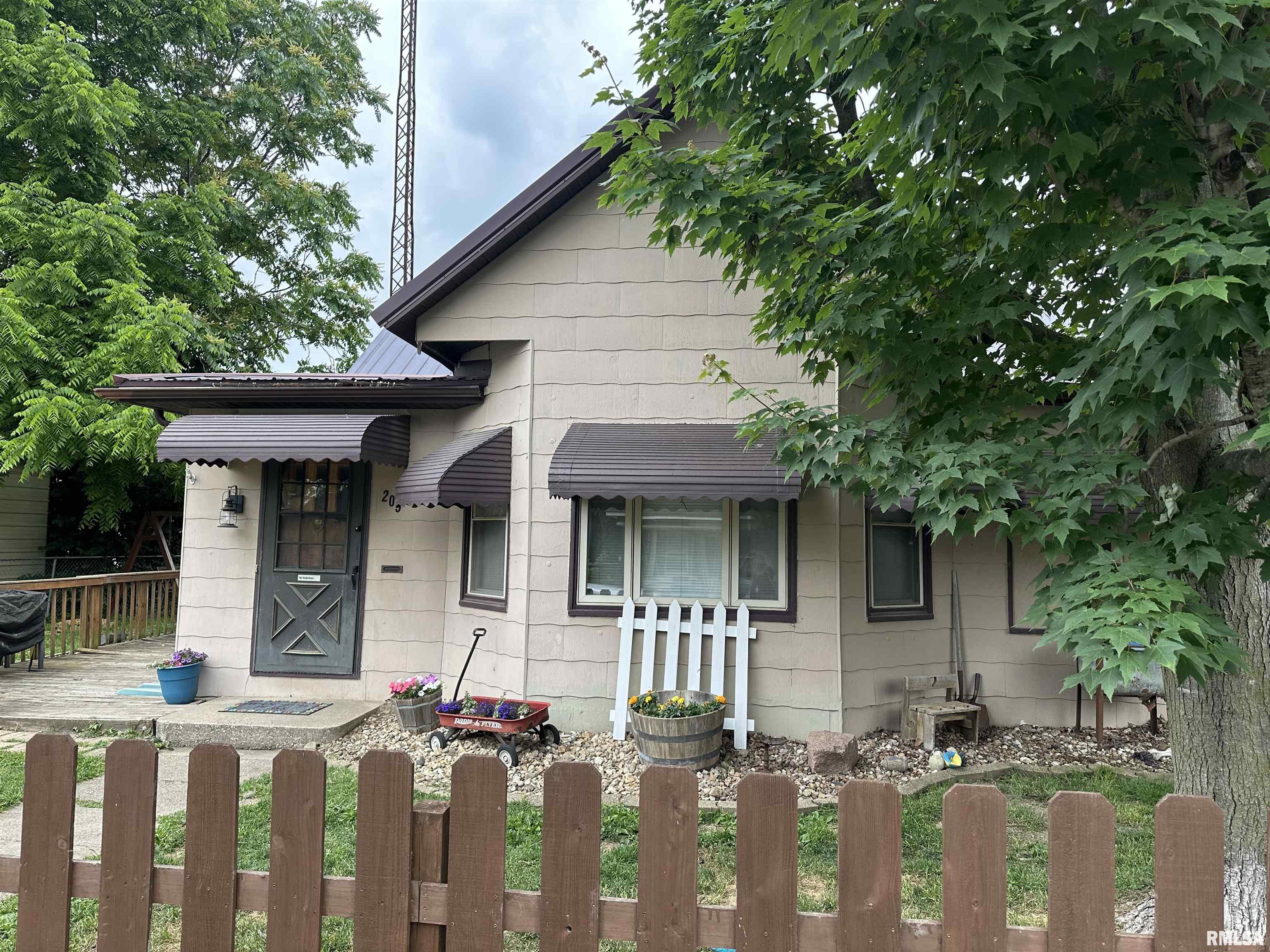 205 N Election Street, Benton, Illinois image 1