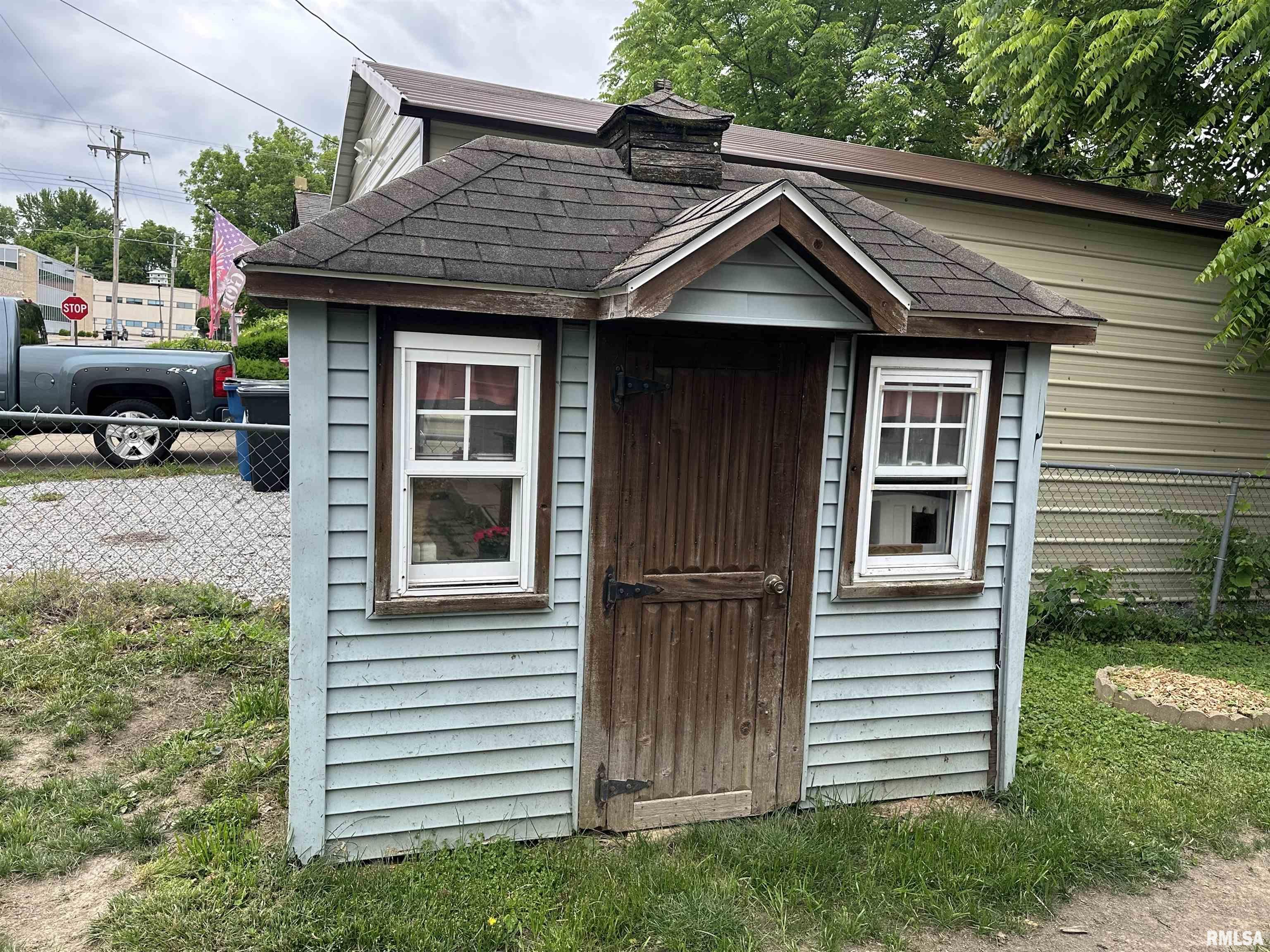 205 N Election Street, Benton, Illinois image 11