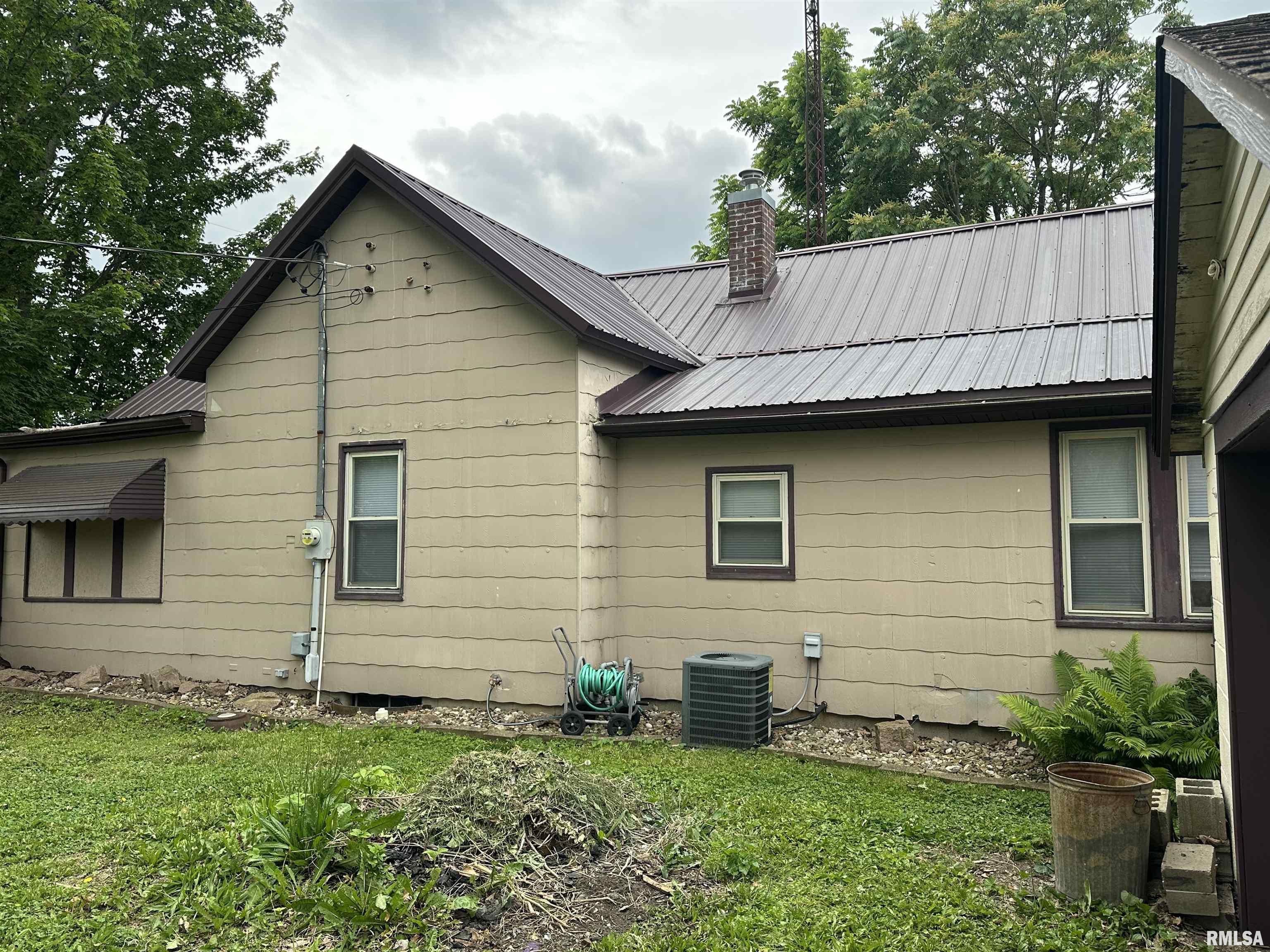 205 N Election Street, Benton, Illinois image 8