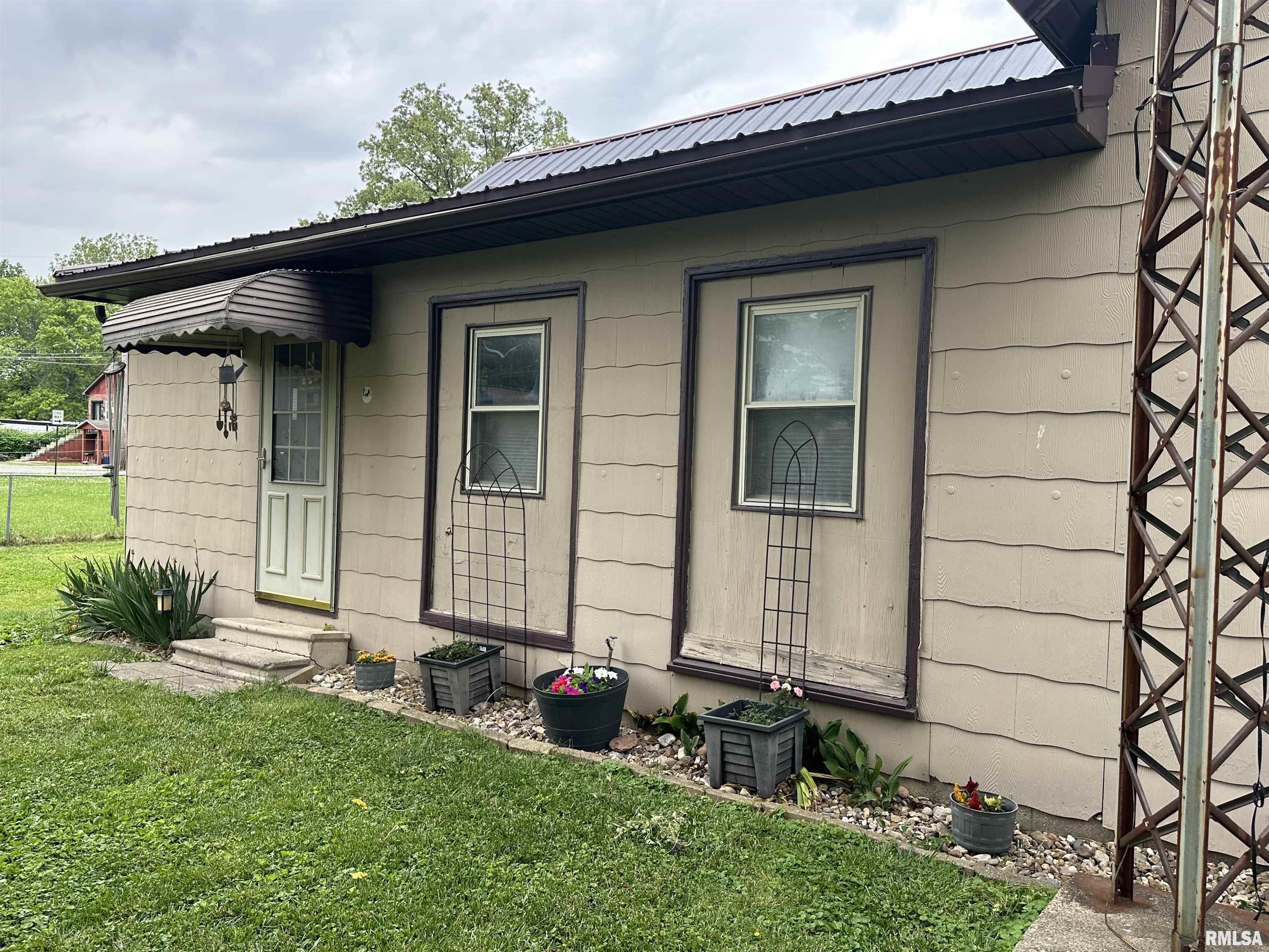 205 N Election Street, Benton, Illinois image 12