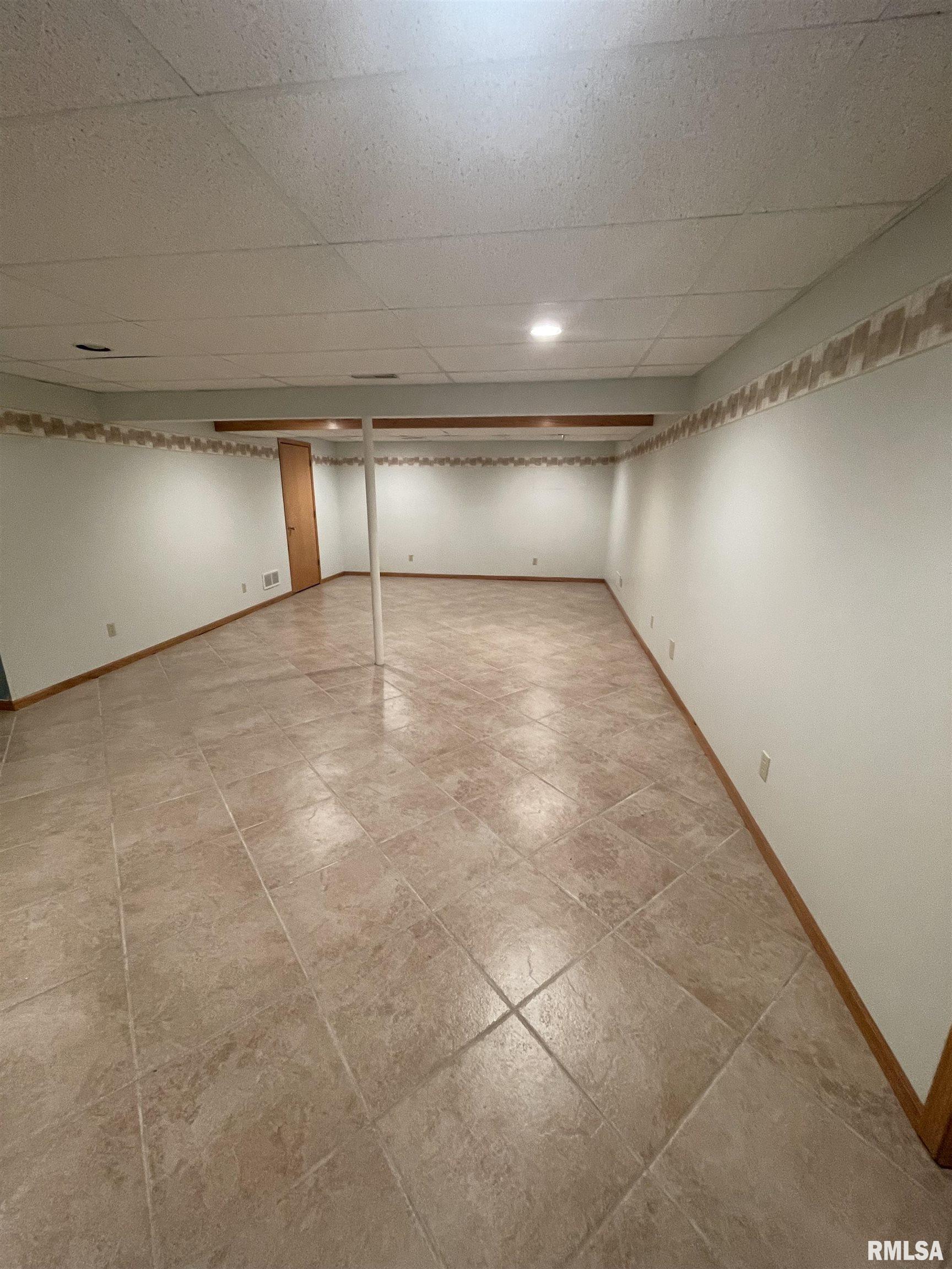 1107 16th Street Court, Silvis, Illinois image 27