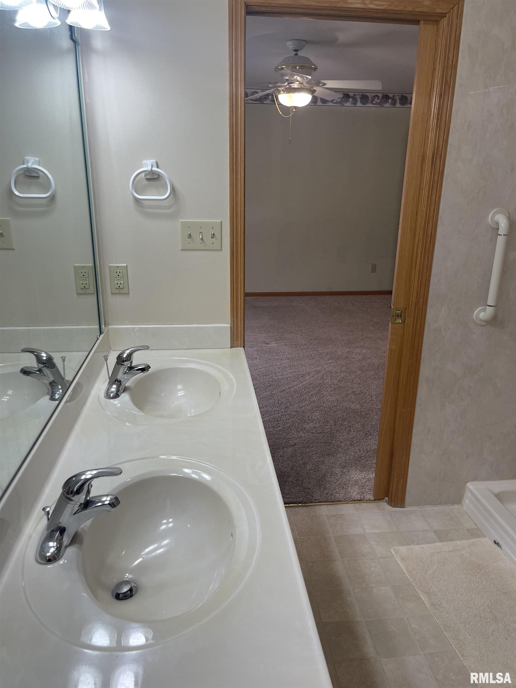 1107 16th Street Court, Silvis, Illinois image 16