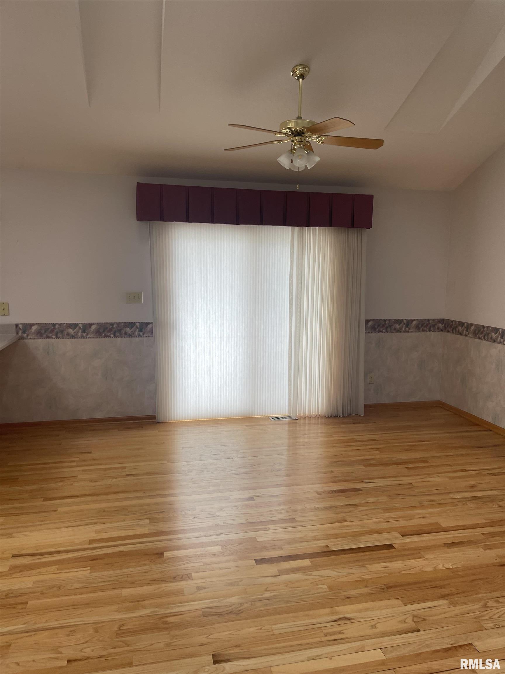 1107 16th Street Court, Silvis, Illinois image 3