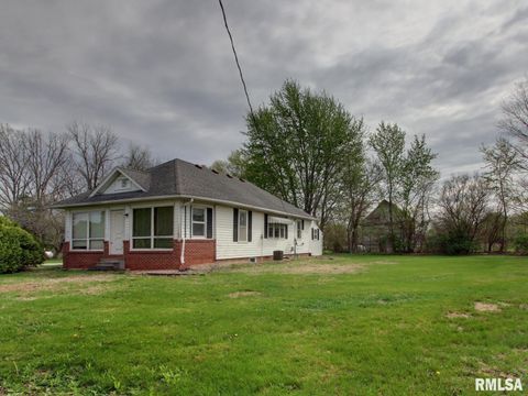 Photo of 22012203 S JOHNSON Street, Macomb, IL 61455 (MLS # CA1043050)