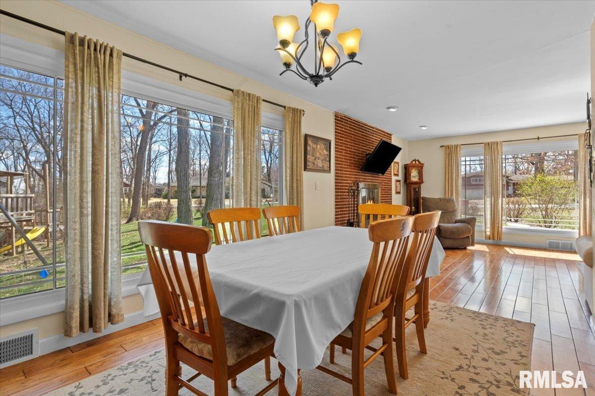 61 W Hazel Dell Lane, Springfield, Illinois image 8