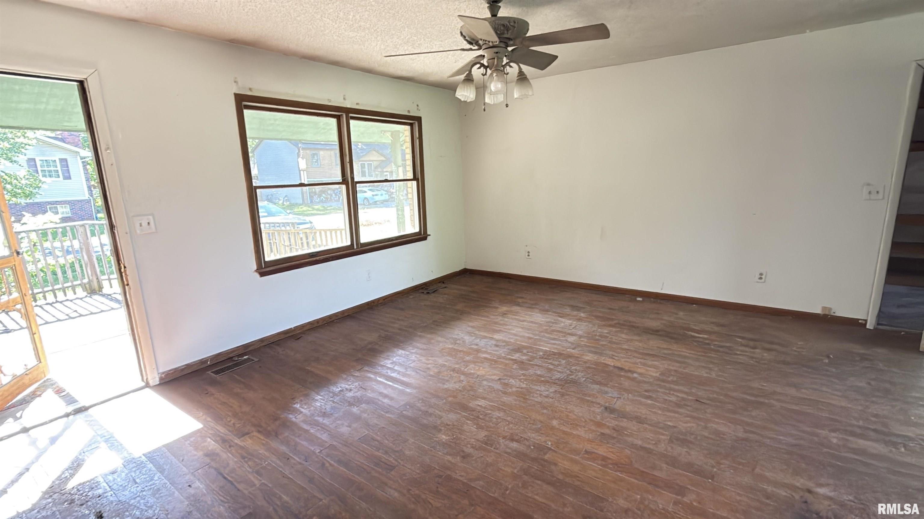 102 Stable Drive, Carterville, Illinois image 3