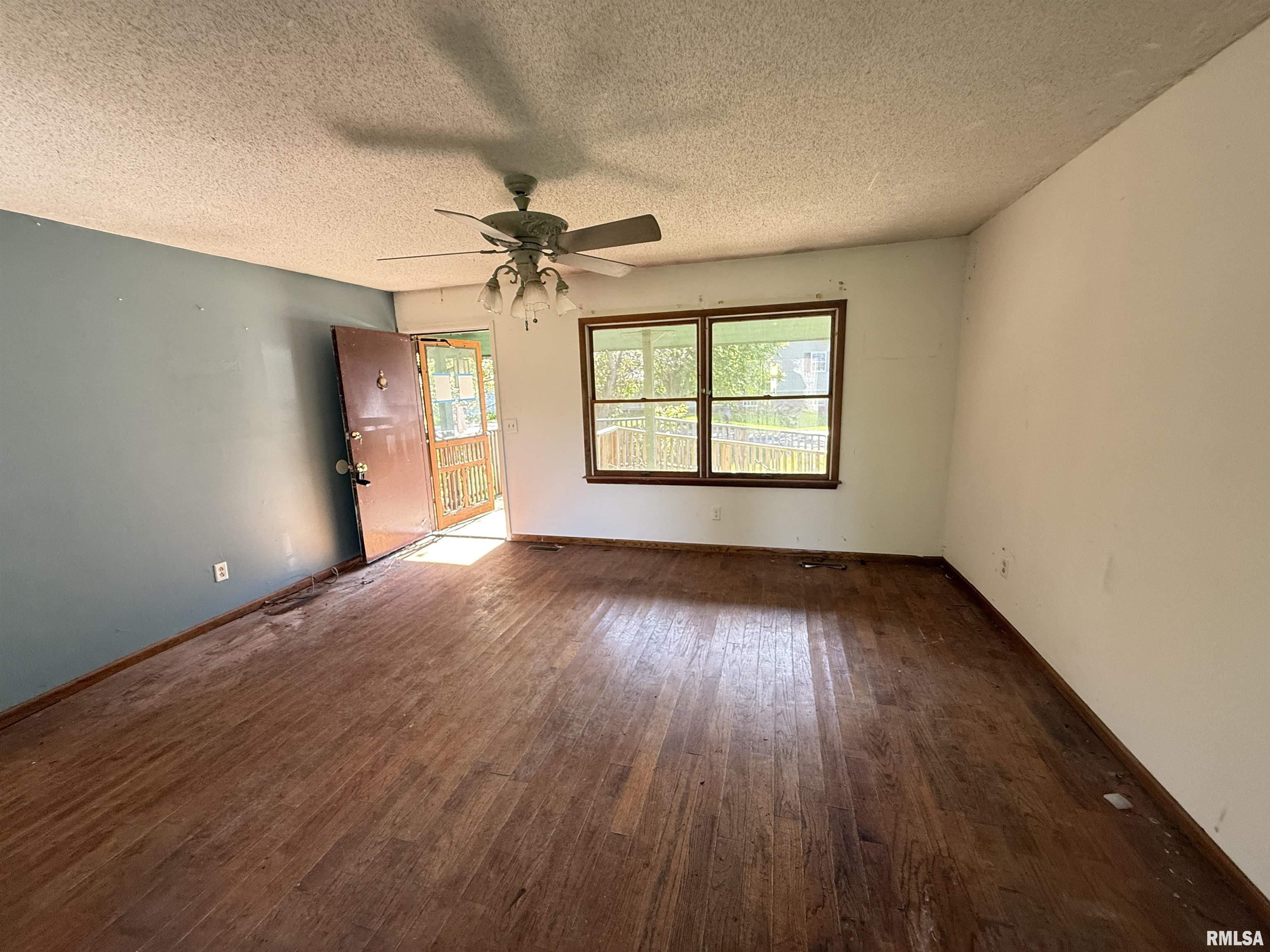 102 Stable Drive, Carterville, Illinois image 2