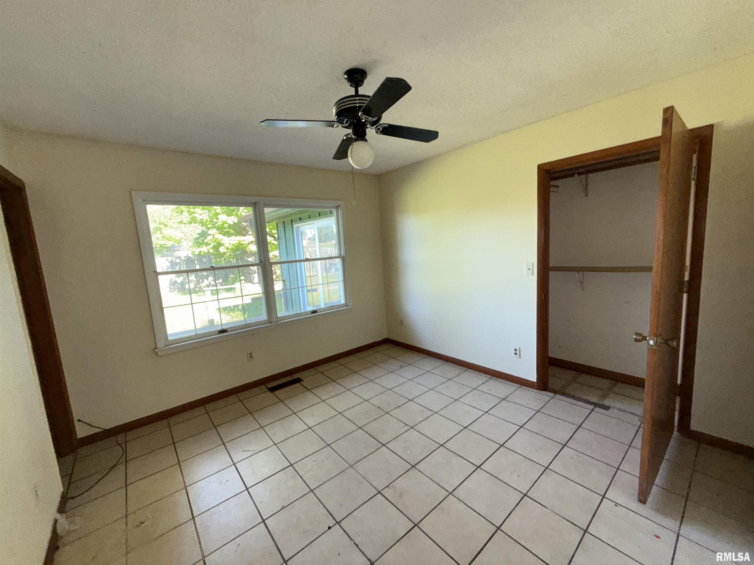102 Stable Drive, Carterville, Illinois image 7
