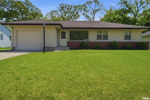 Homes For Sale - 122 Field Grove Court<br/> East Peoria, IL 61611