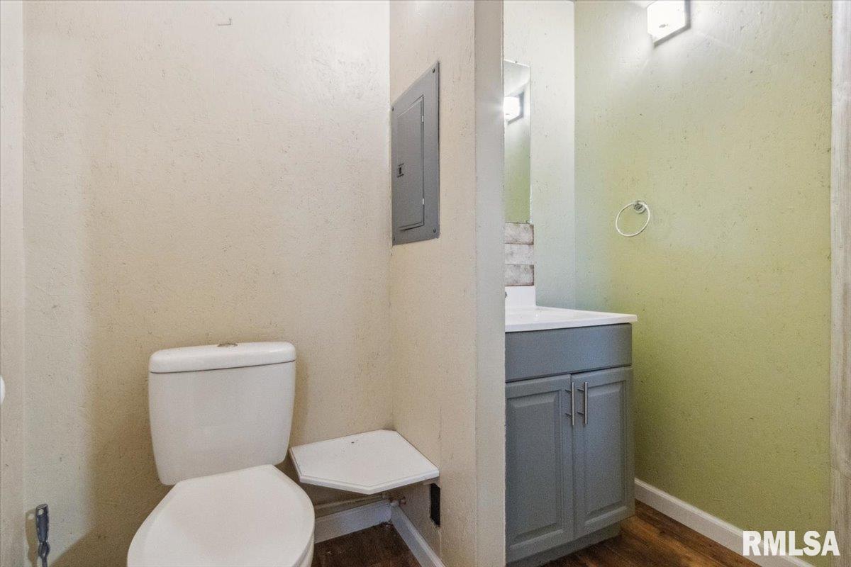 307 N Jefferson Street, Washburn, Illinois image 35