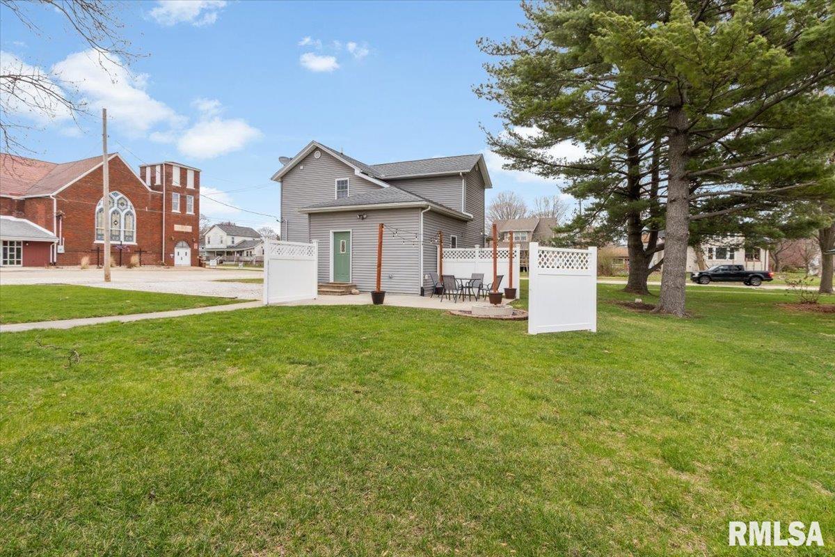 307 N Jefferson Street, Washburn, Illinois image 5