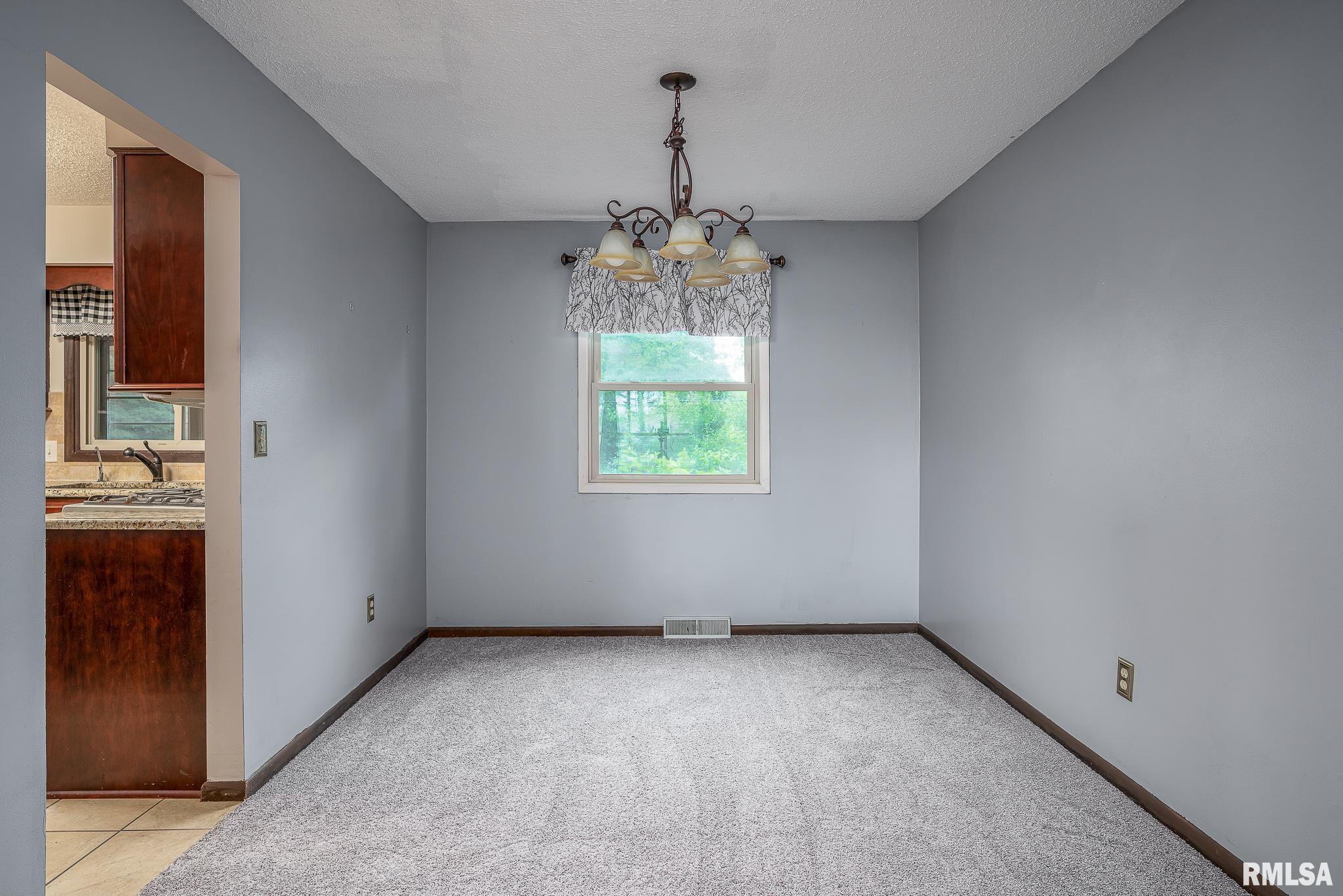 1165 Utica Ridge Court, Bettendorf, Iowa image 7
