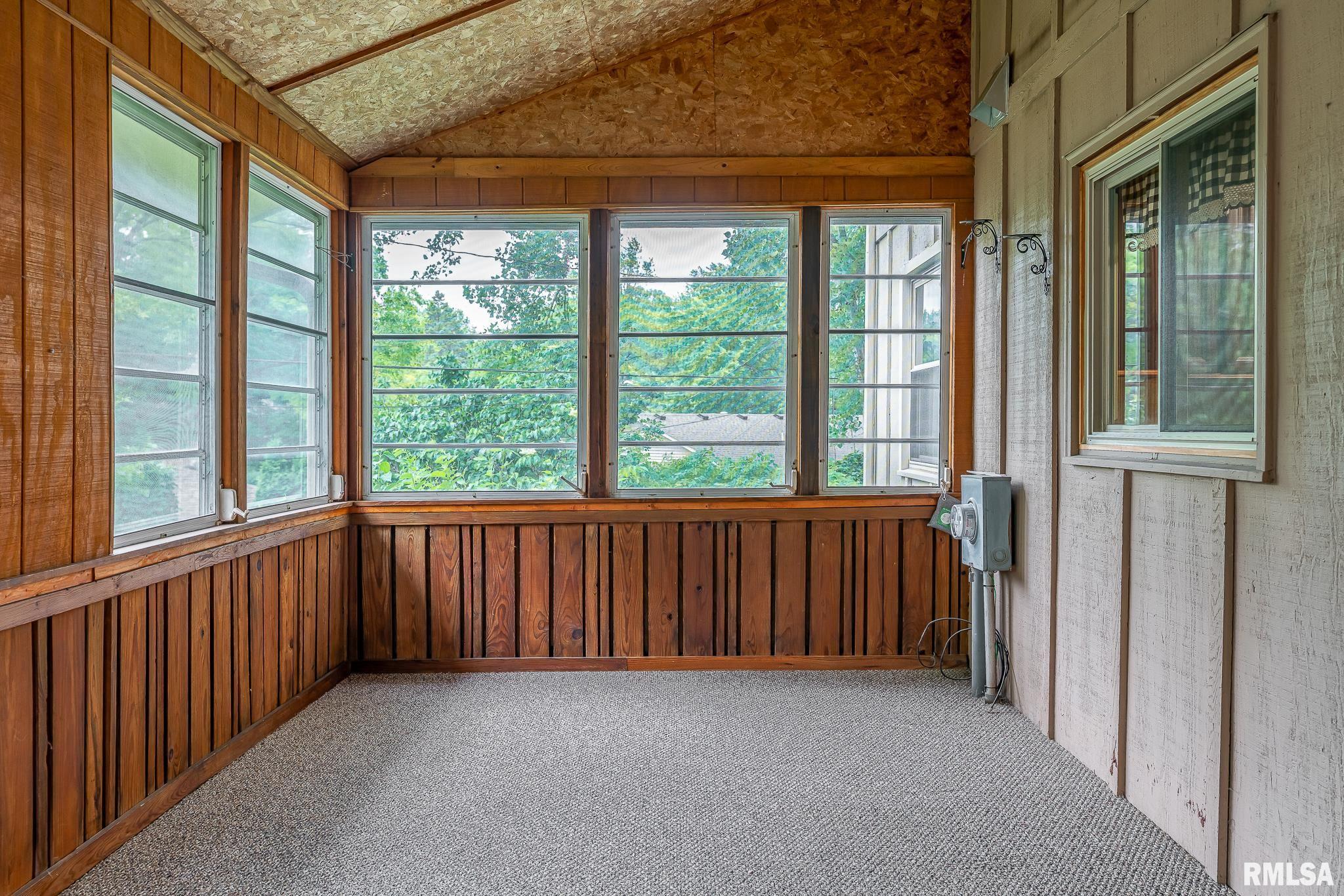 1165 Utica Ridge Court, Bettendorf, Iowa image 12