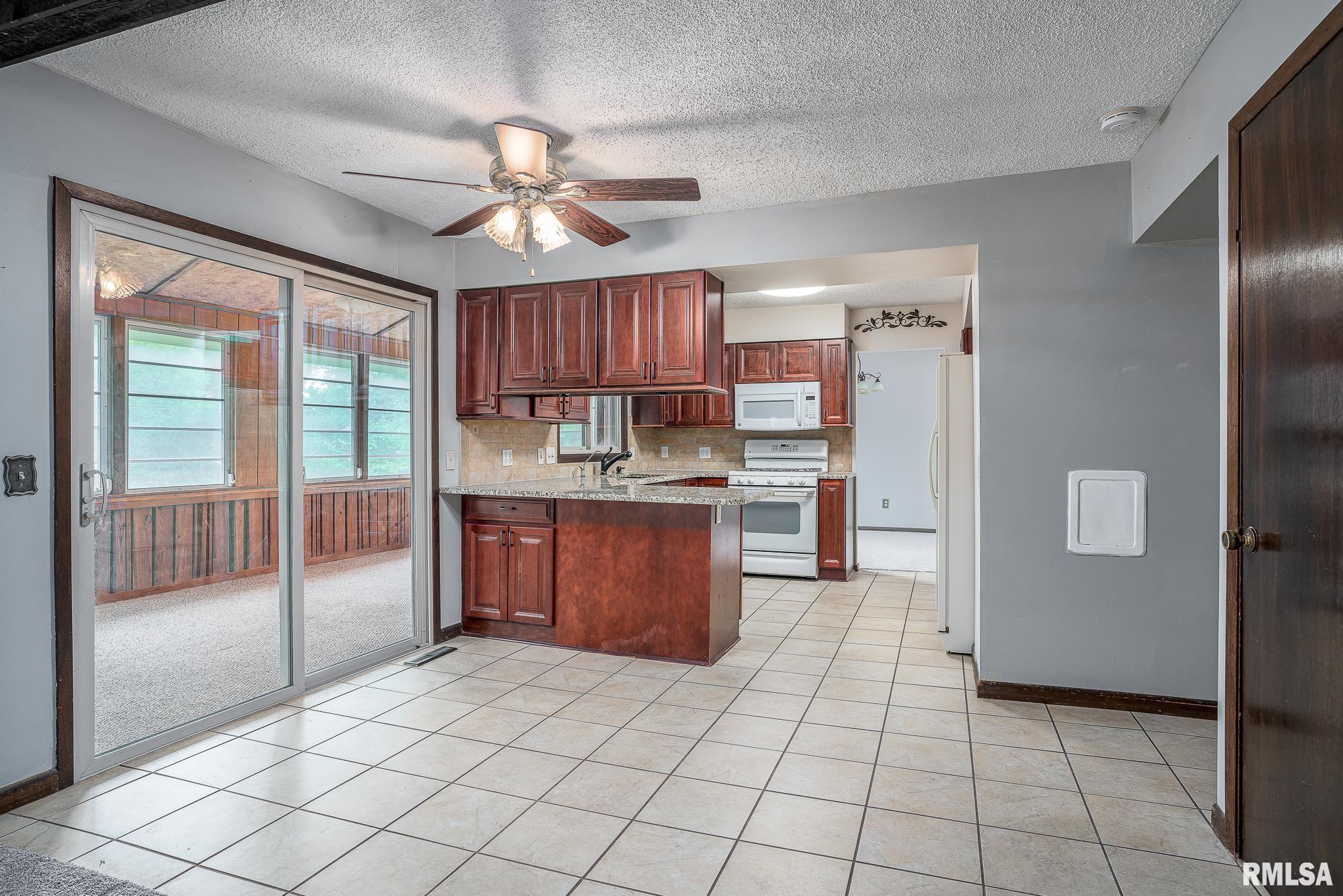1165 Utica Ridge Court, Bettendorf, Iowa image 11