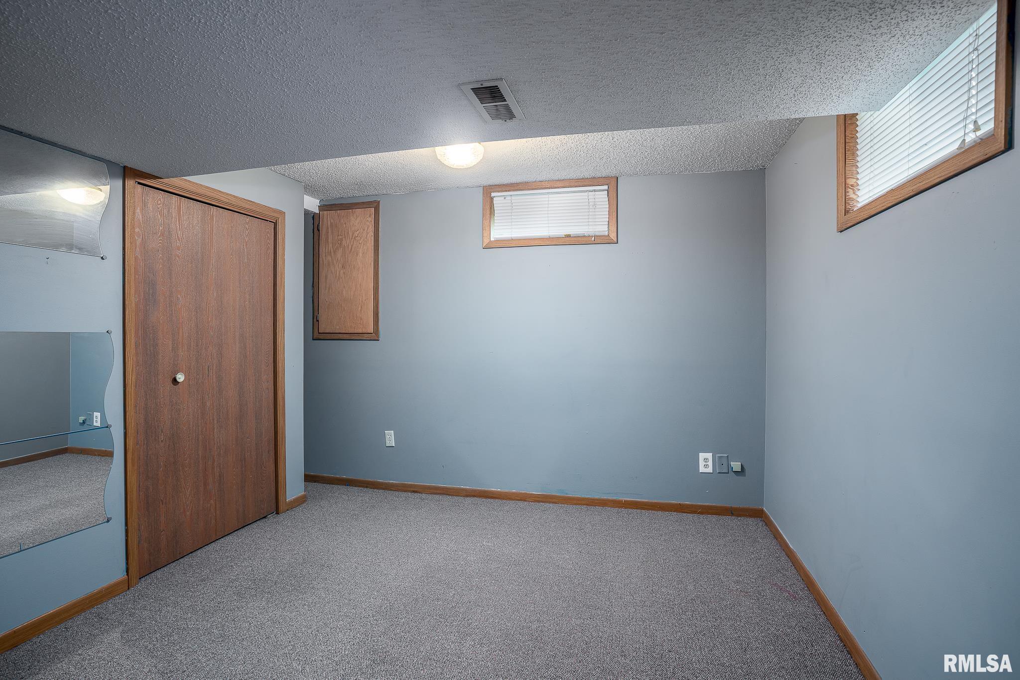 1165 Utica Ridge Court, Bettendorf, Iowa image 22