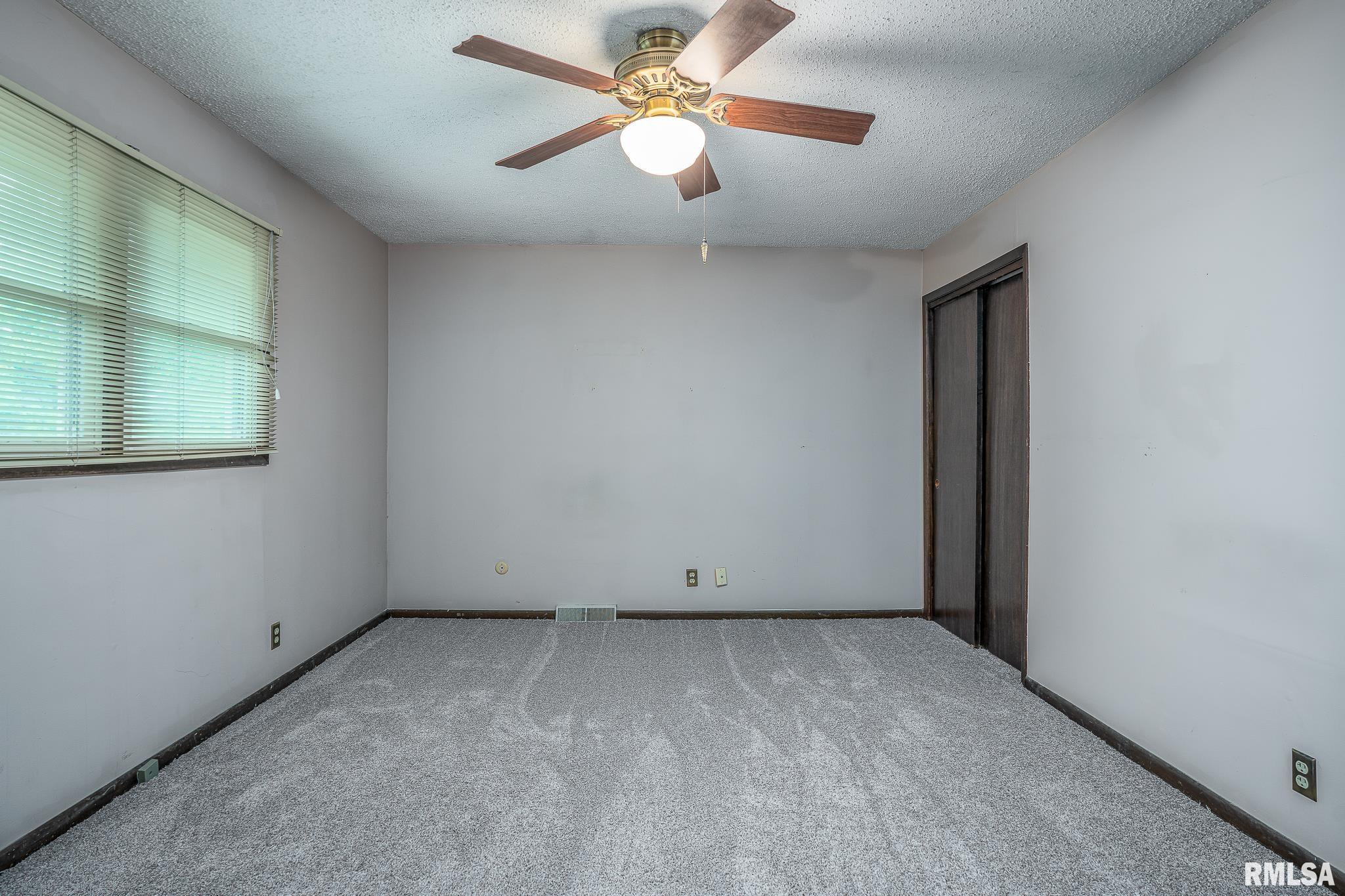 1165 Utica Ridge Court, Bettendorf, Iowa image 17