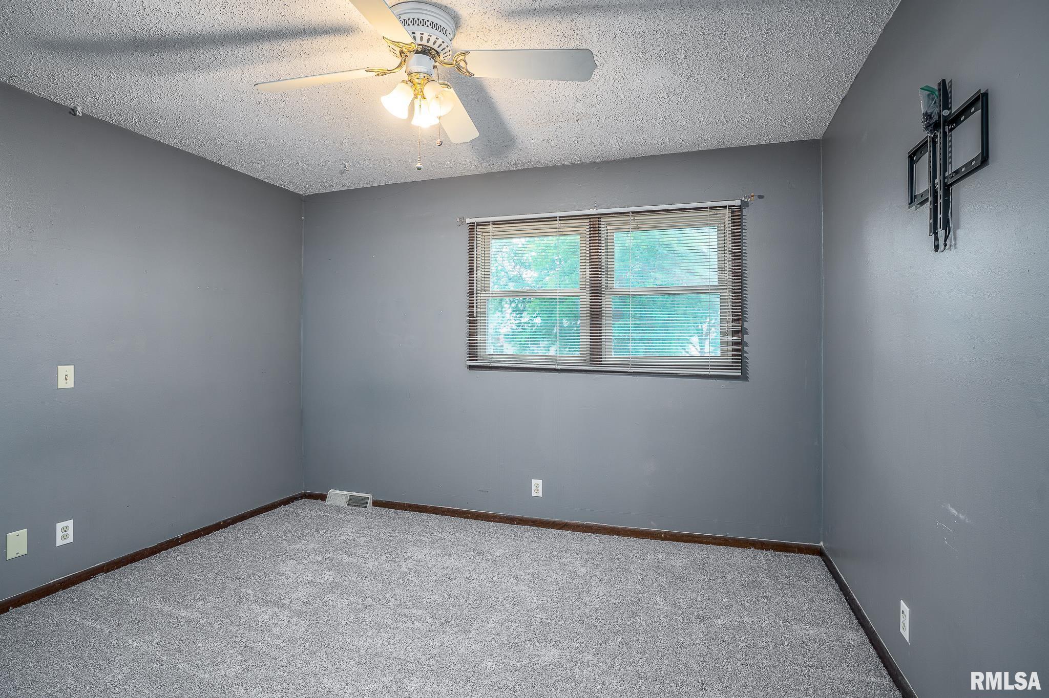 1165 Utica Ridge Court, Bettendorf, Iowa image 15