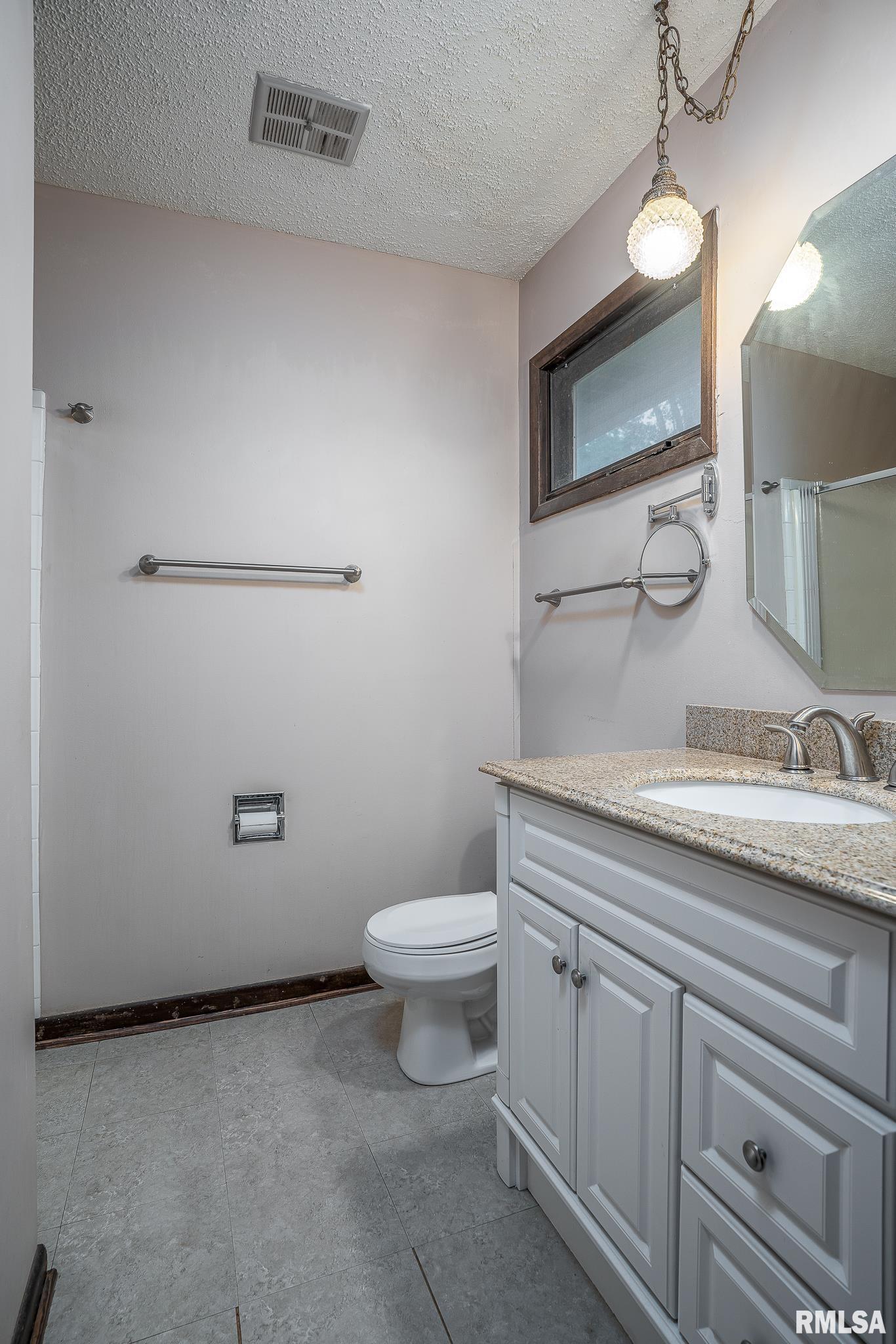 1165 Utica Ridge Court, Bettendorf, Iowa image 19