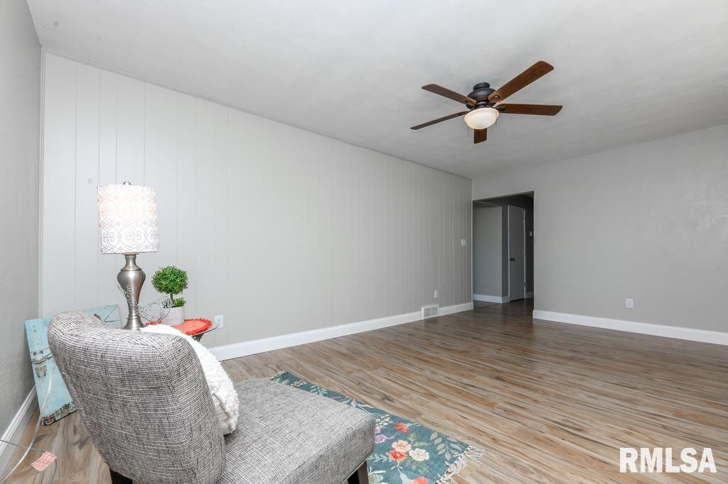8810 S Coats Road, Glasford, Illinois image 10