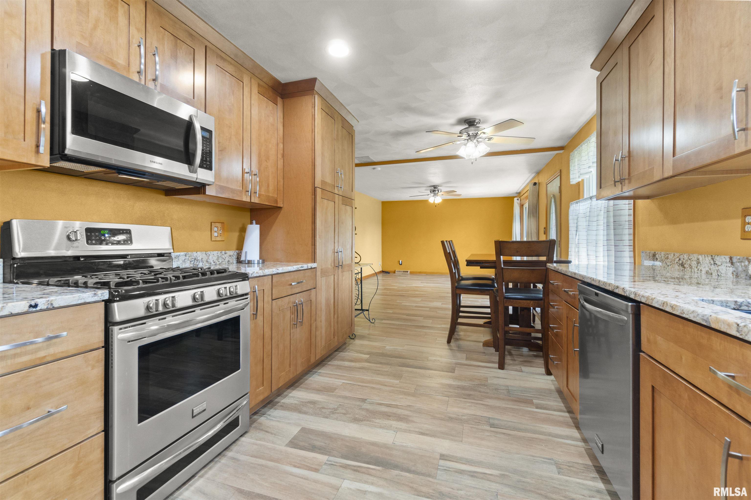 1015 S Mesa Drive, Peoria, Illinois image 9