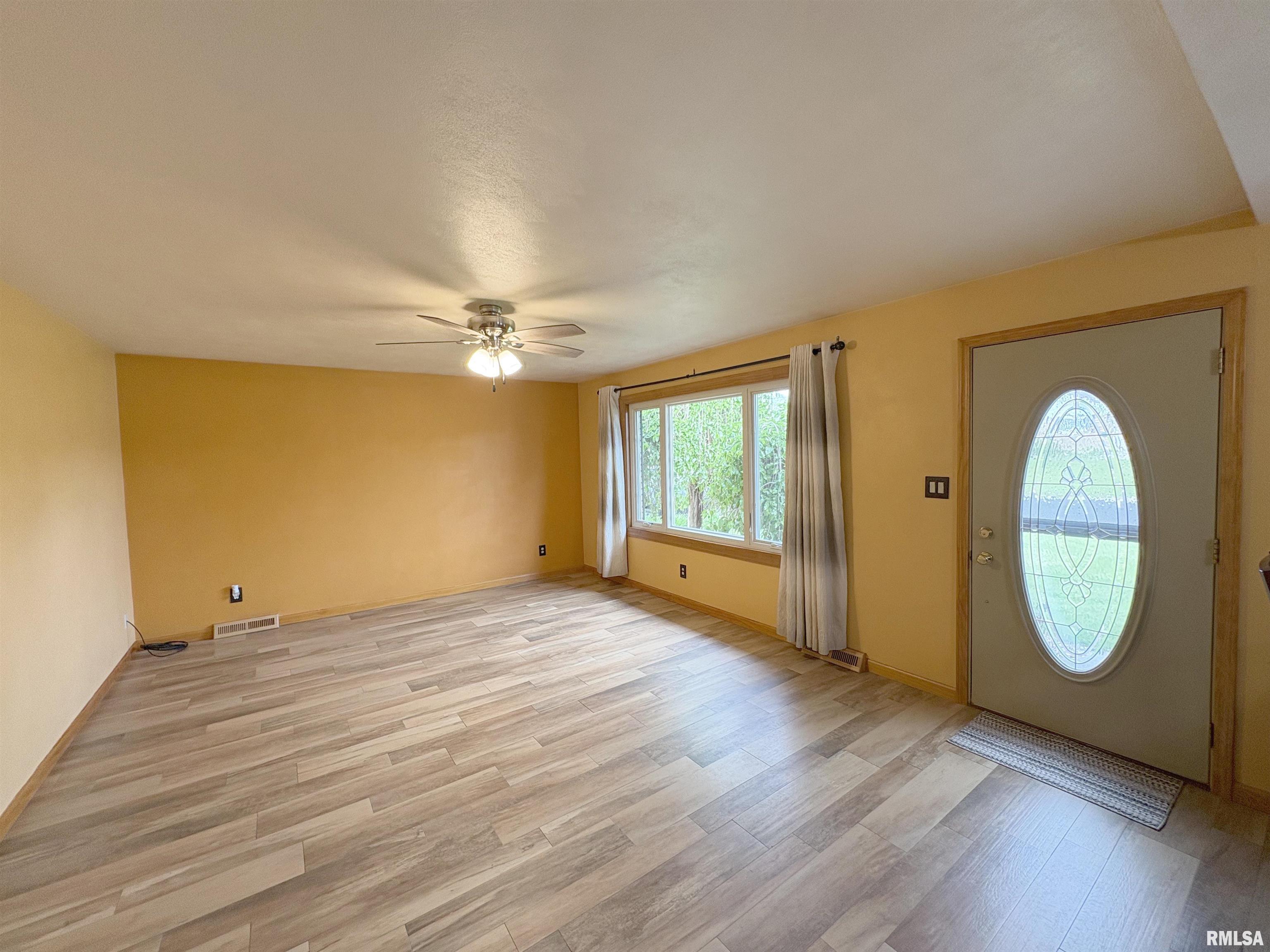 1015 S Mesa Drive, Peoria, Illinois image 4