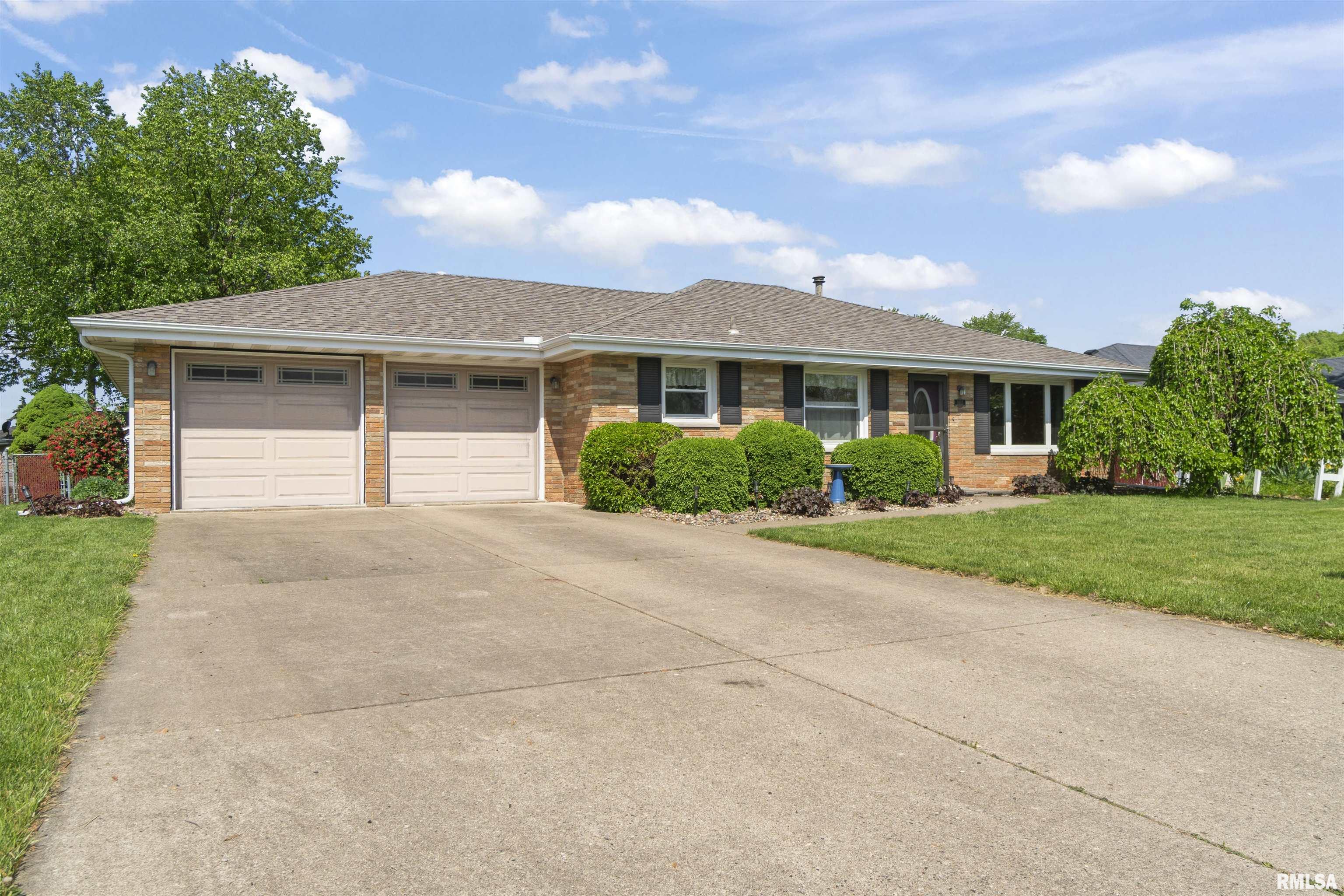 1015 S Mesa Drive, Peoria, Illinois image 2